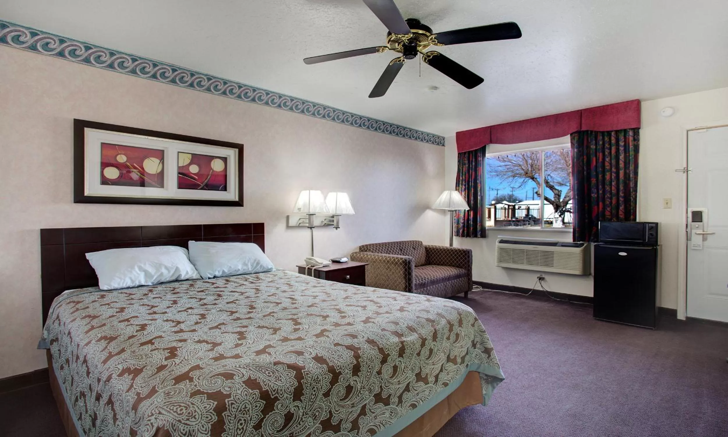 Photo of the whole room, Bed in Carlsbad Inn , New Mexico