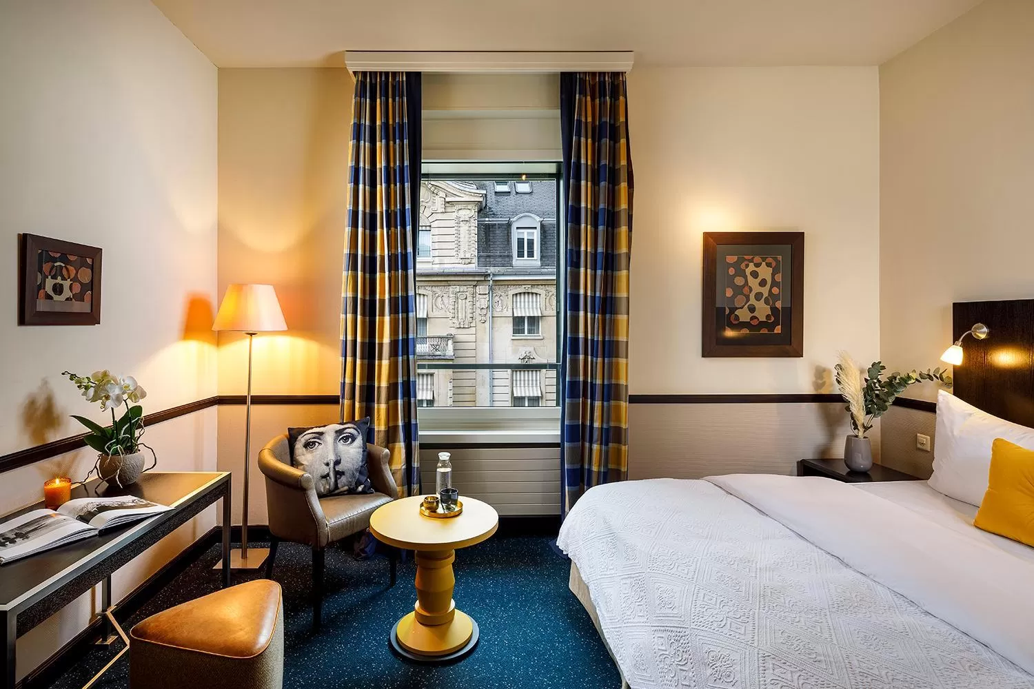 Photo of the whole room, Bed in Opera Hotel Zürich