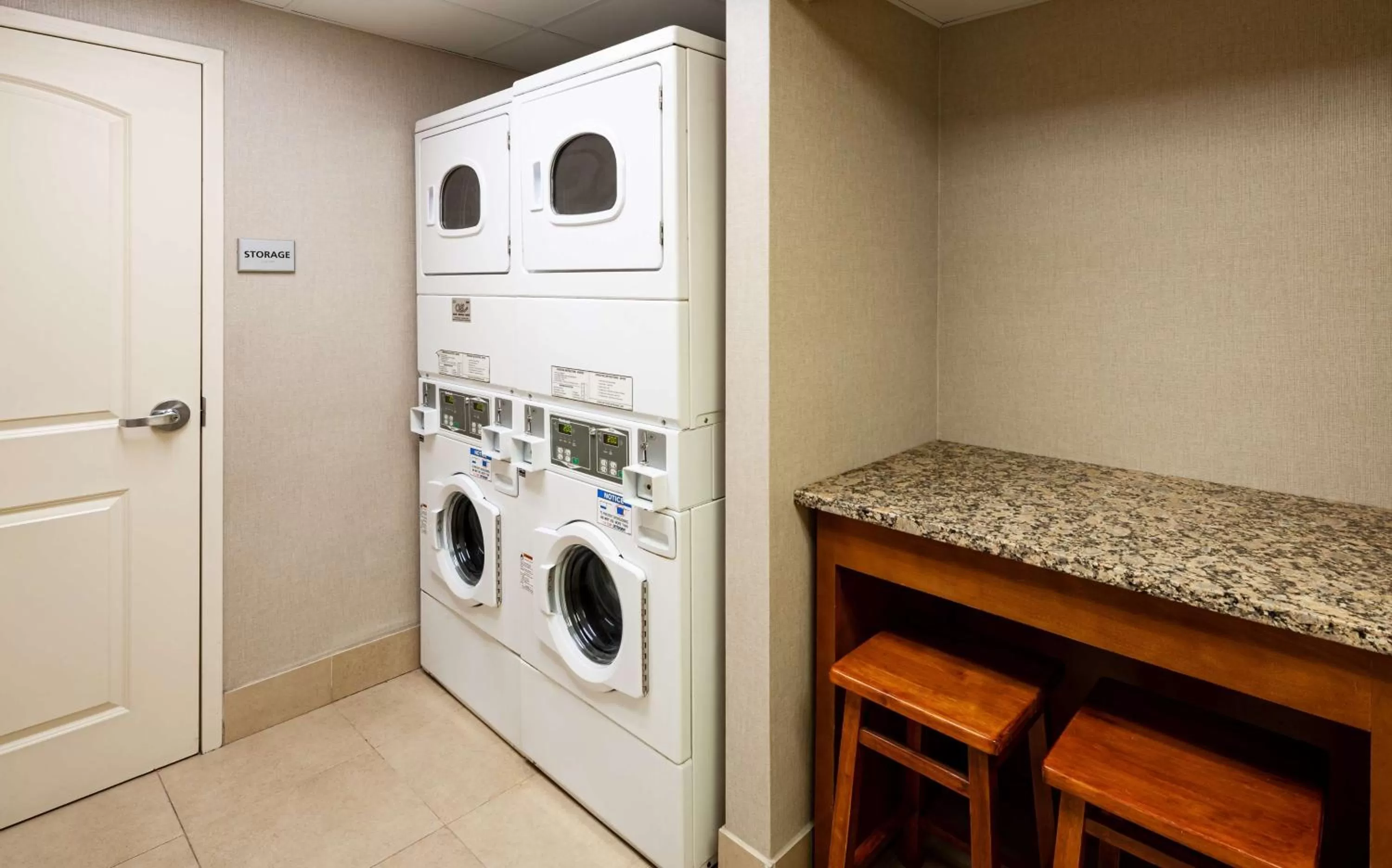 Property building in Hampton Inn & Suites Mobile I-65@ Airport Boulevard