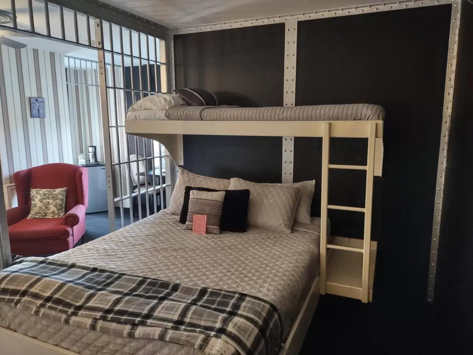 Superior Triple Room in The King George Inn Superior Triple Room in The King George Inn