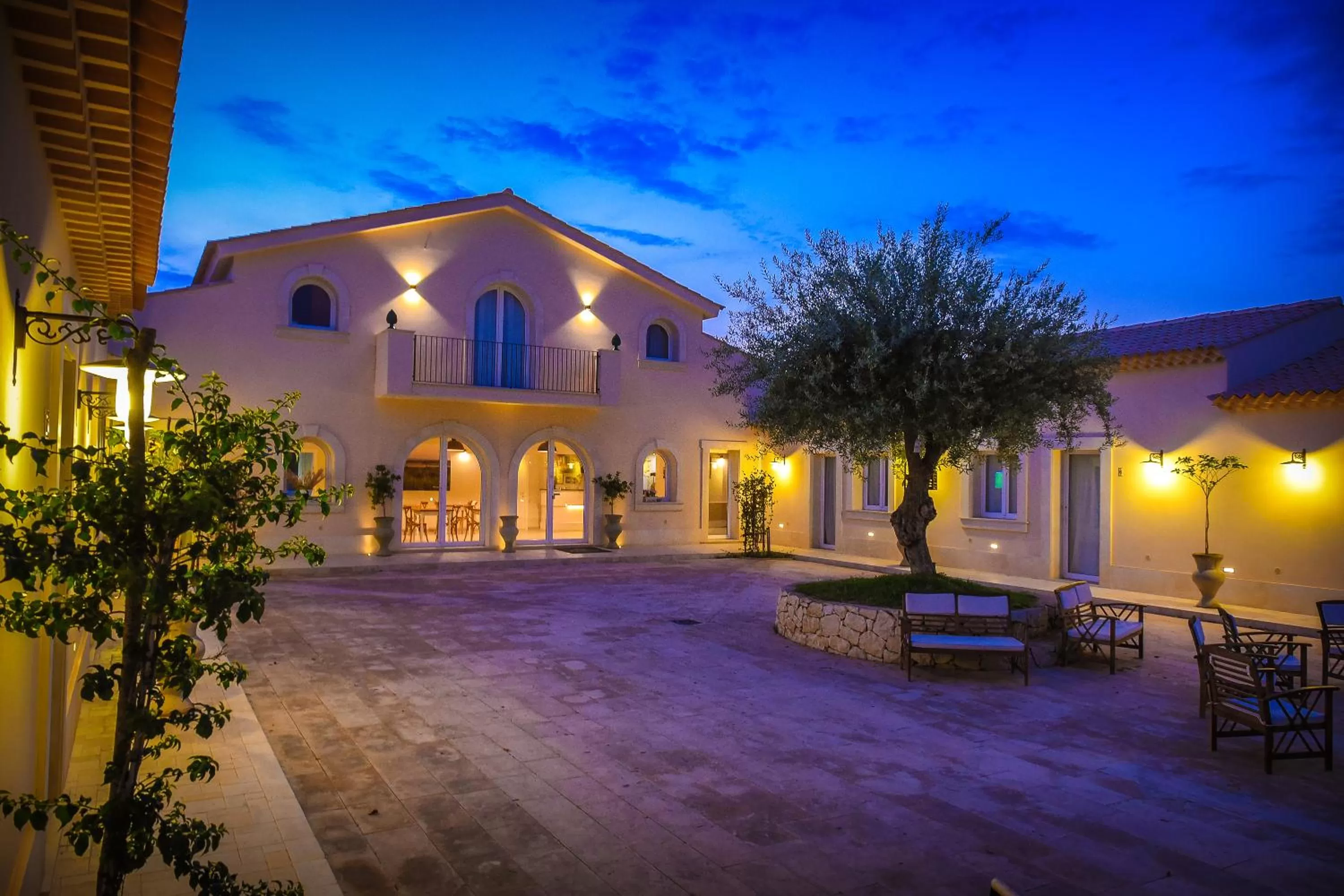 Facade/entrance in Baglio Genovesi