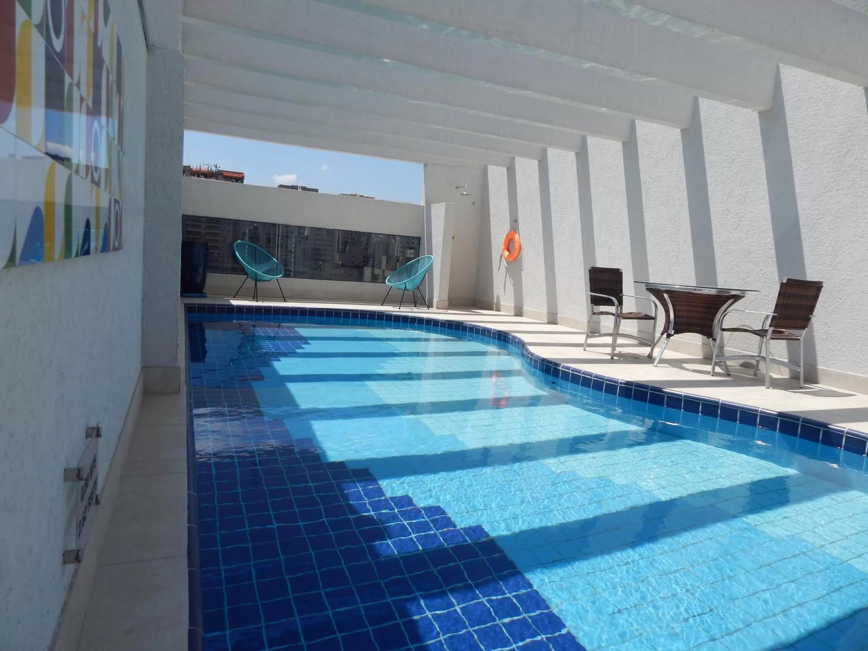 Swimming pool in Mercure Sao Paulo Moema