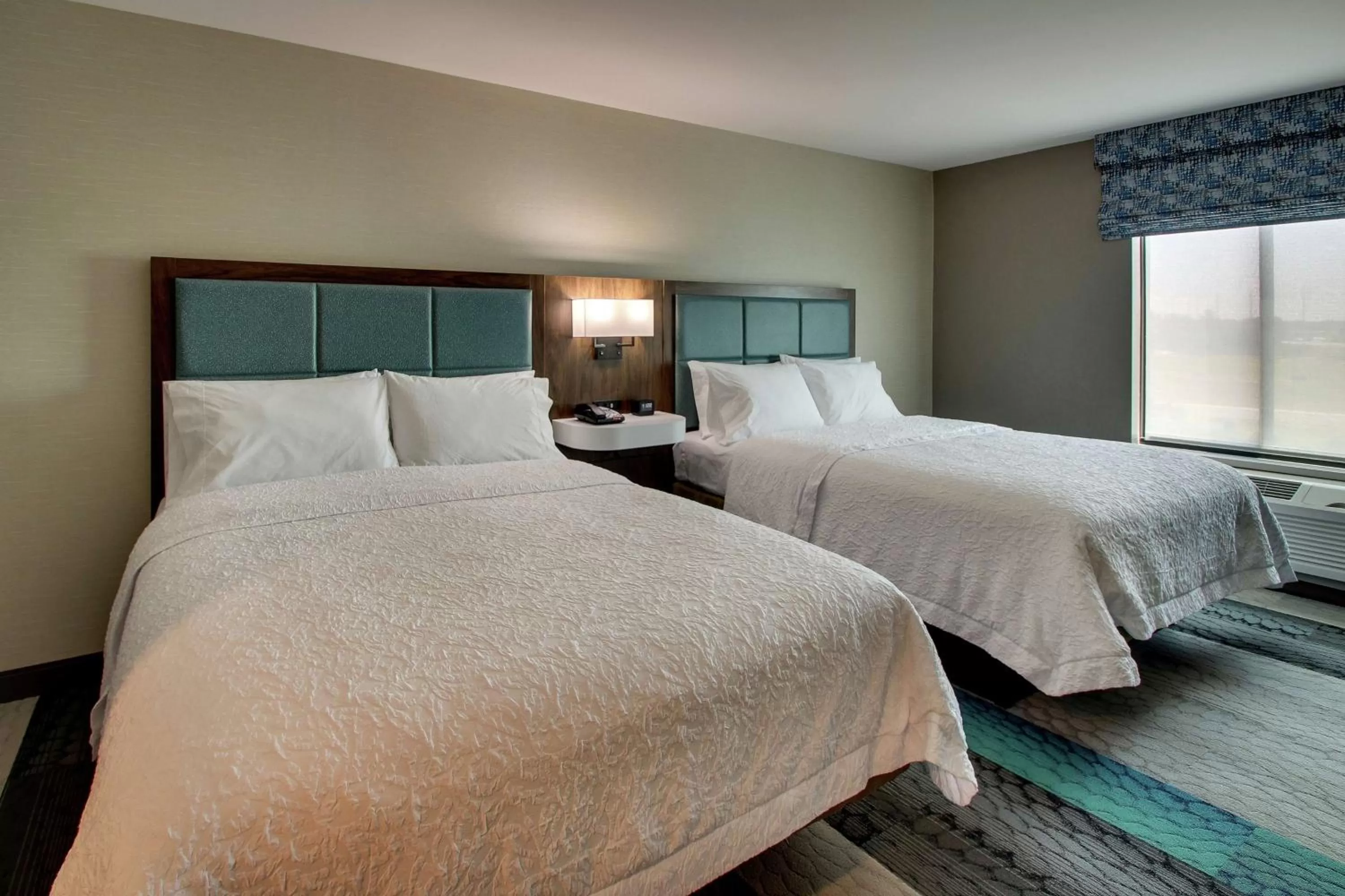 Bed in Hampton Inn & Suites By Hilton Southport