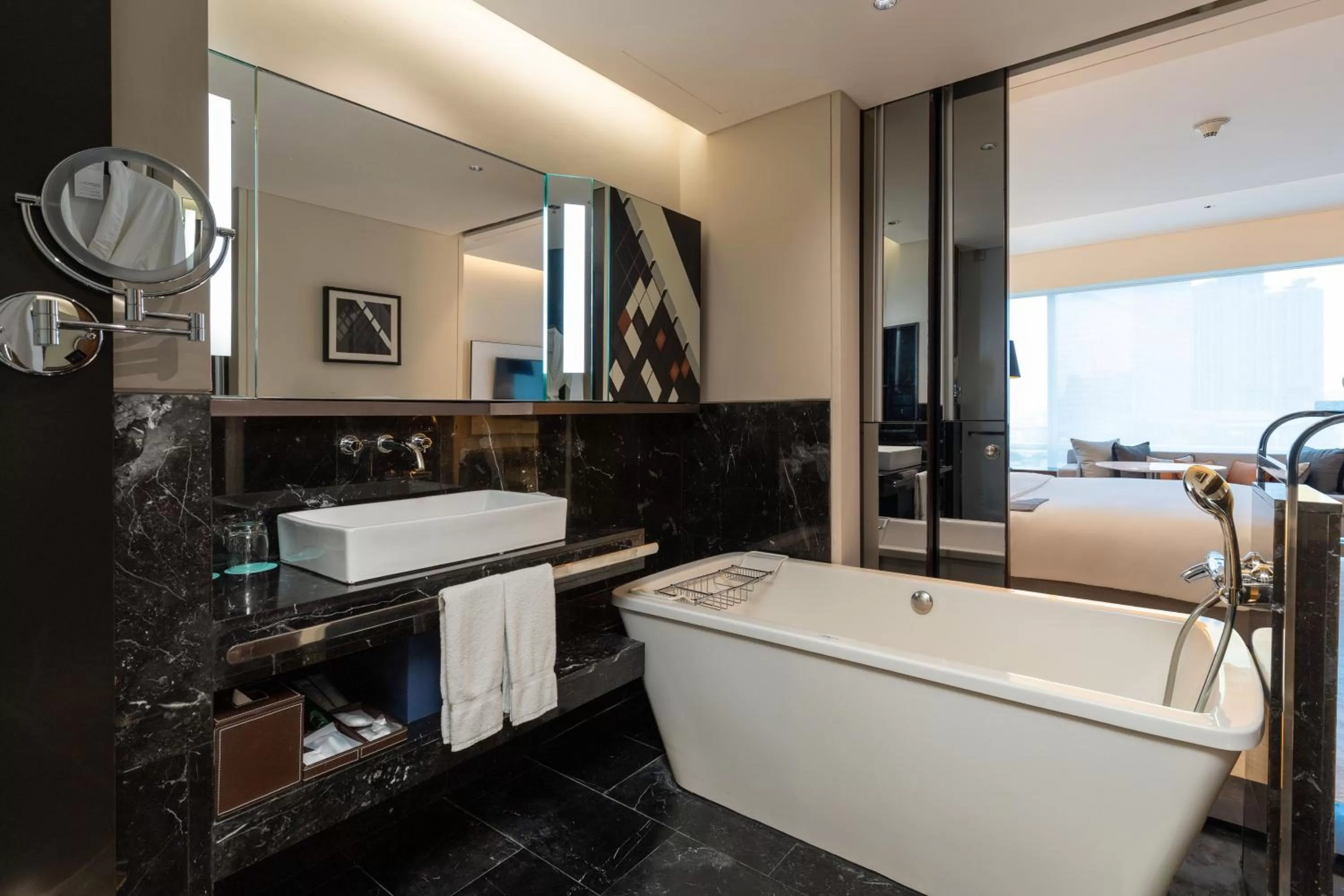 Bathroom, Bed in Le Meridien Bangkok