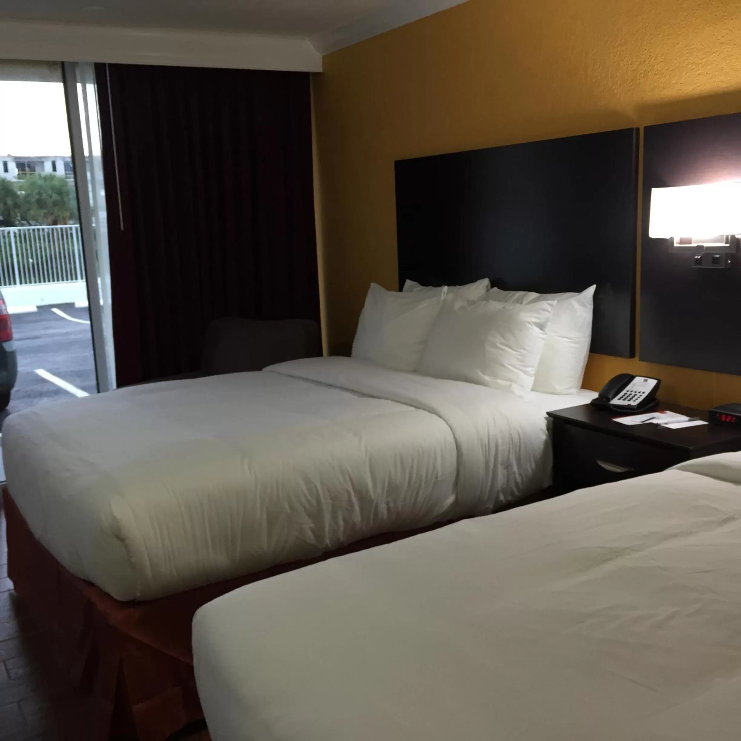 Photo of the whole room, Bed in The Link Hotel on Sunrise