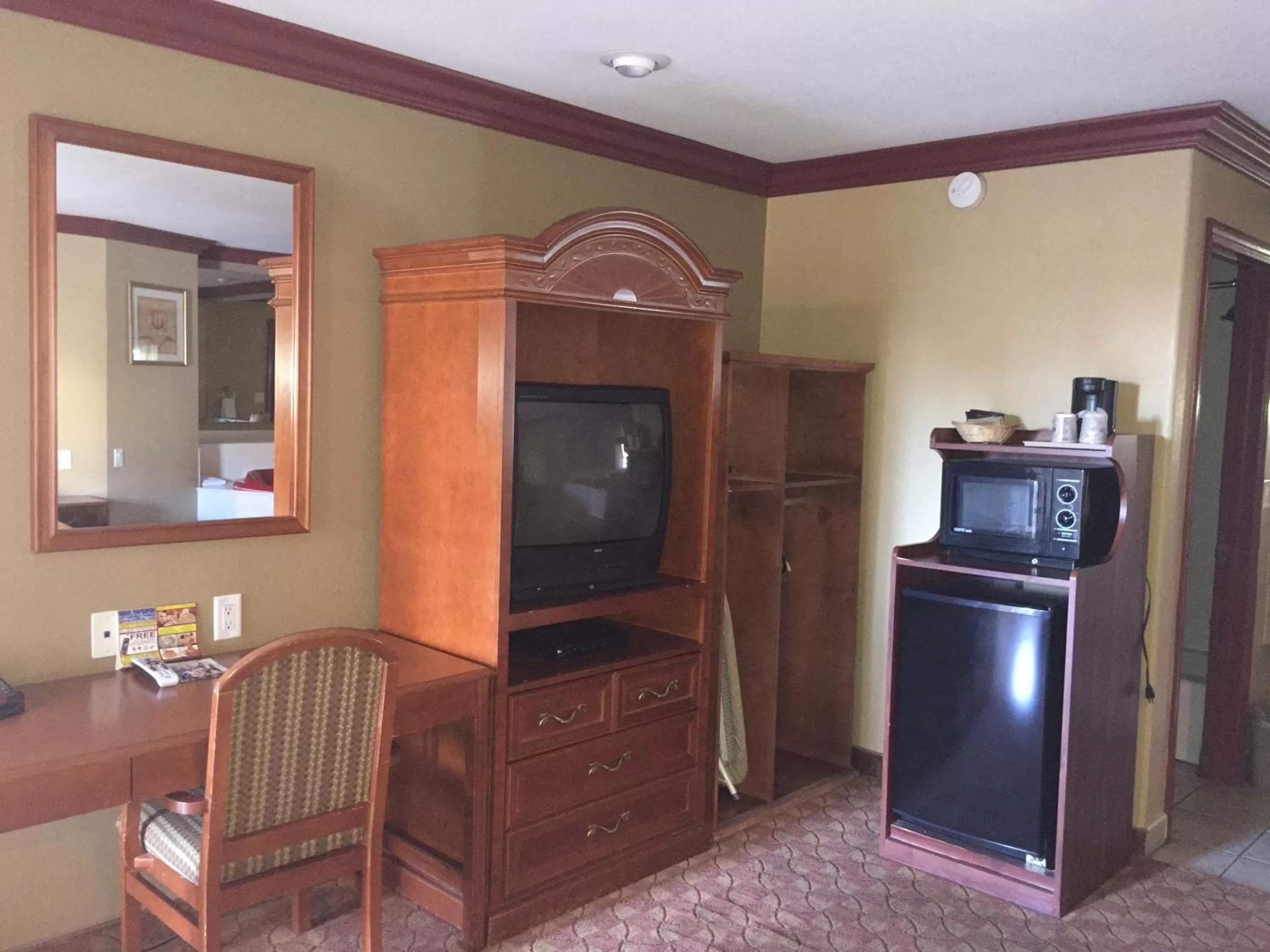 Seating area in Thunderbird Lodge