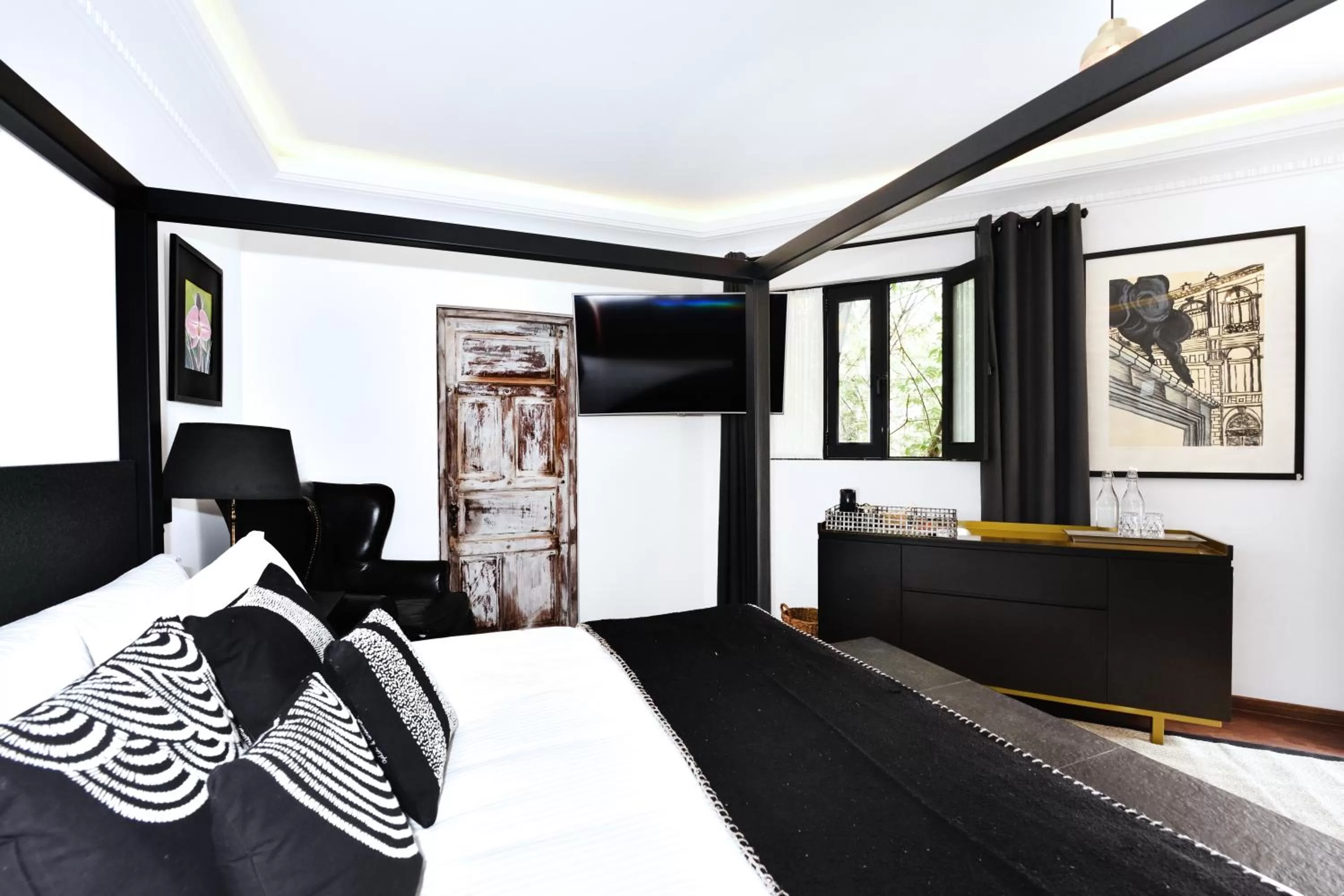 Bed in Orchid House Mexico City