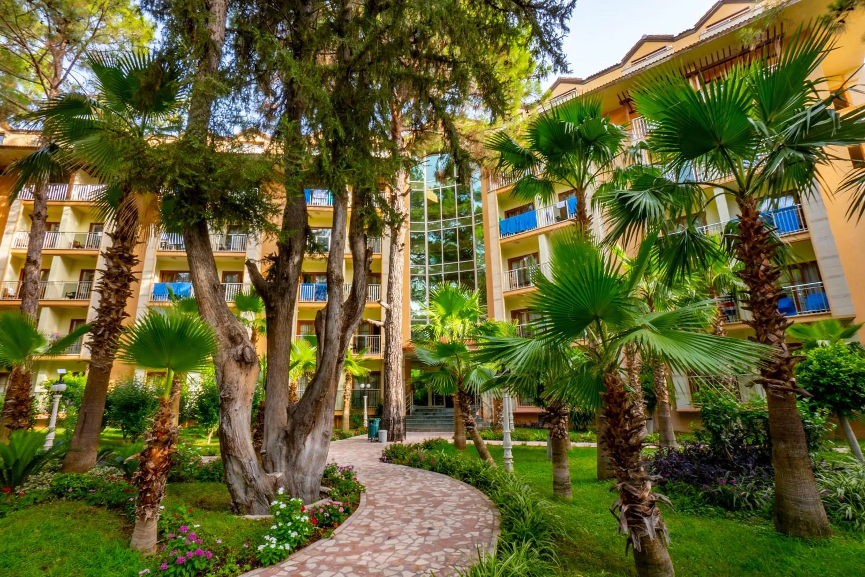 Property building in Armas Kaplan Paradise