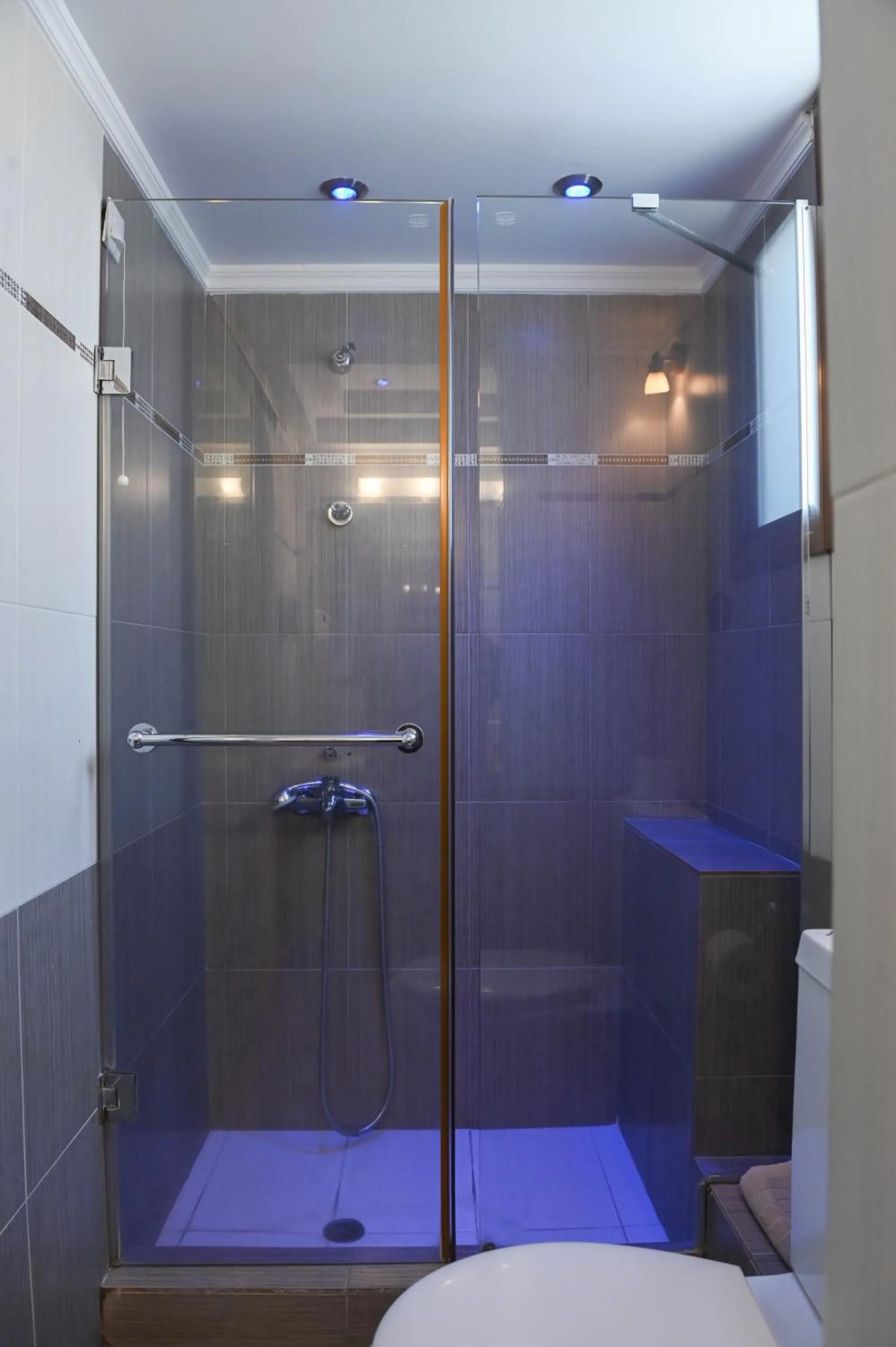 Shower in Amerisa Suites & Villa