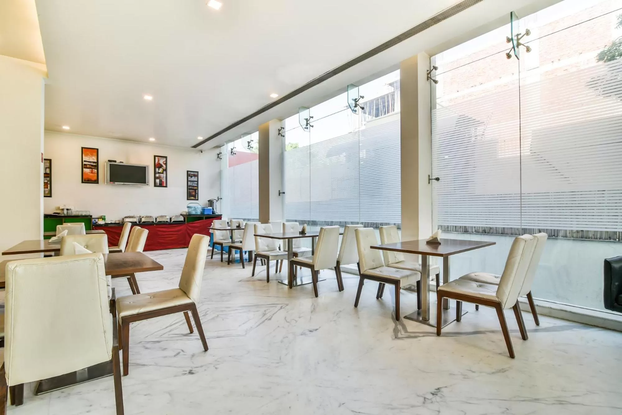 Restaurant/places to eat in FabHotel Prime Sage