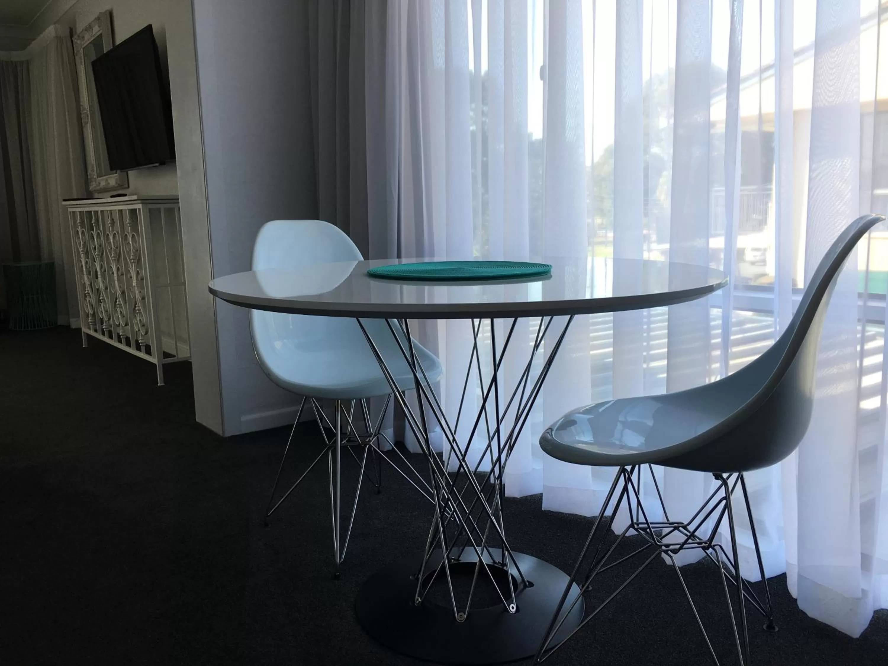 Dining area in Araluen Motor Lodge