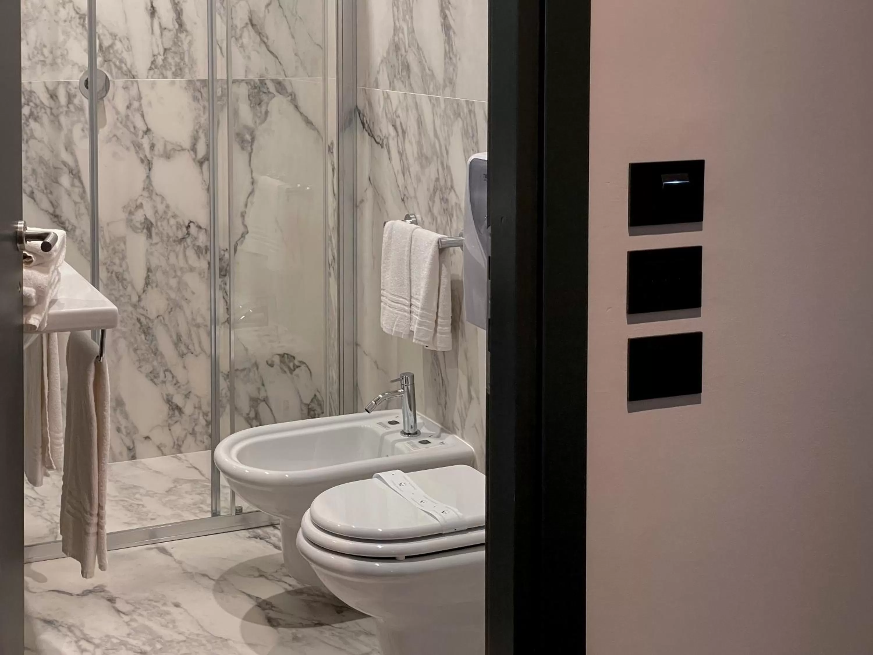 Bathroom in Hotel Impero