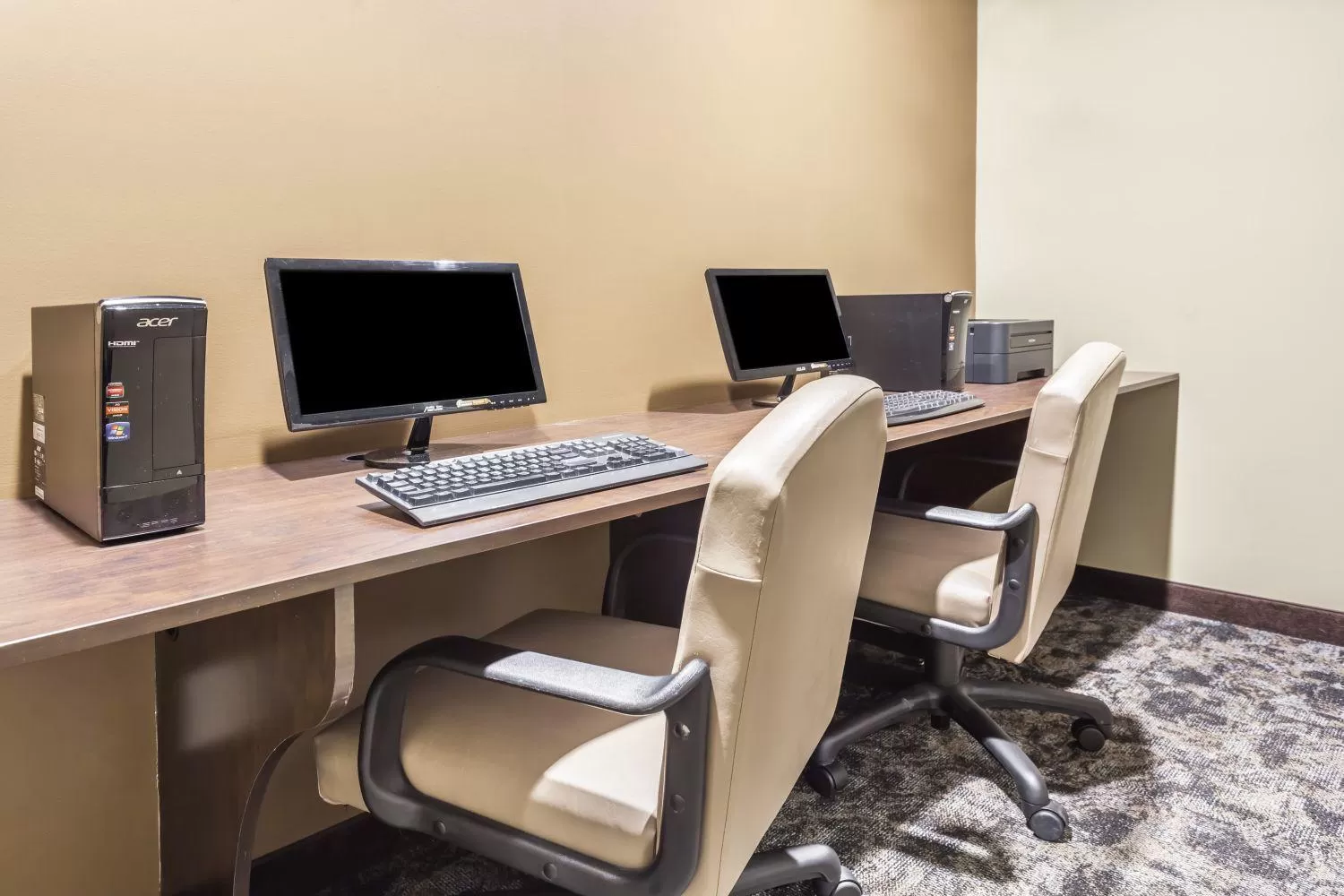 Business facilities in Microtel Inn & Suites by Wyndham - Timmins