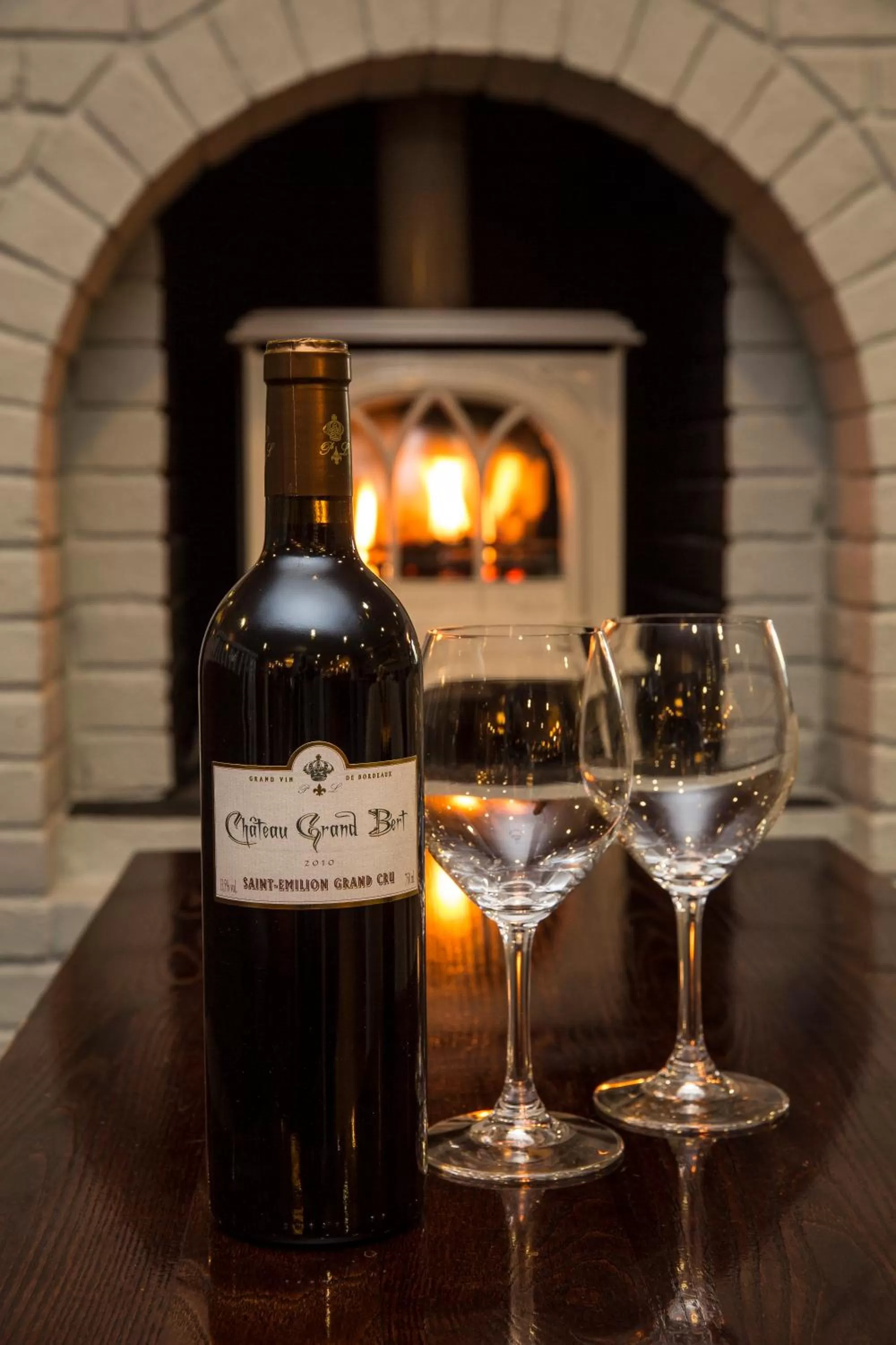 Lounge or bar in Crown Lodge Hotel