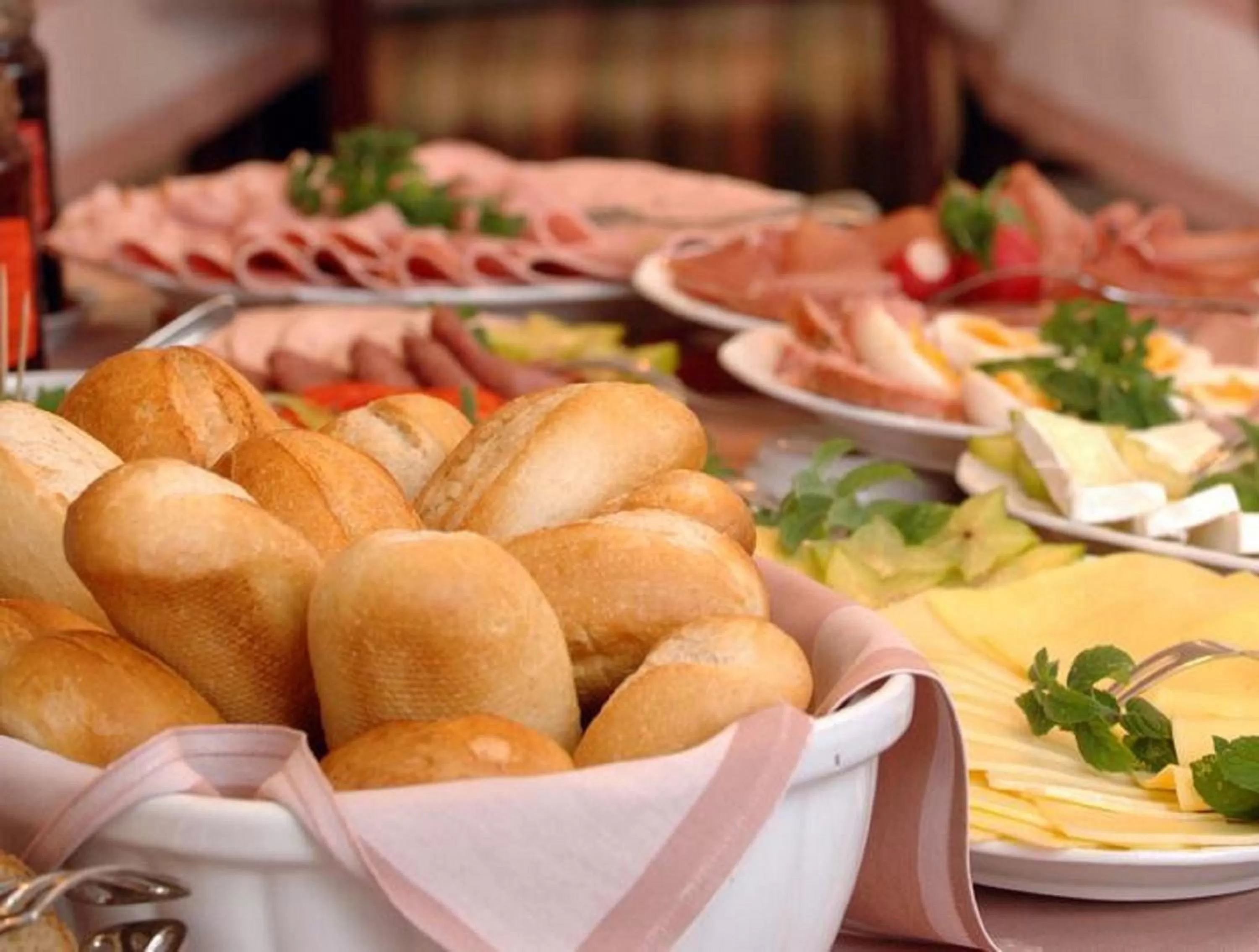 Restaurant/places to eat in Moselstern Hotel Brixiade &Triton