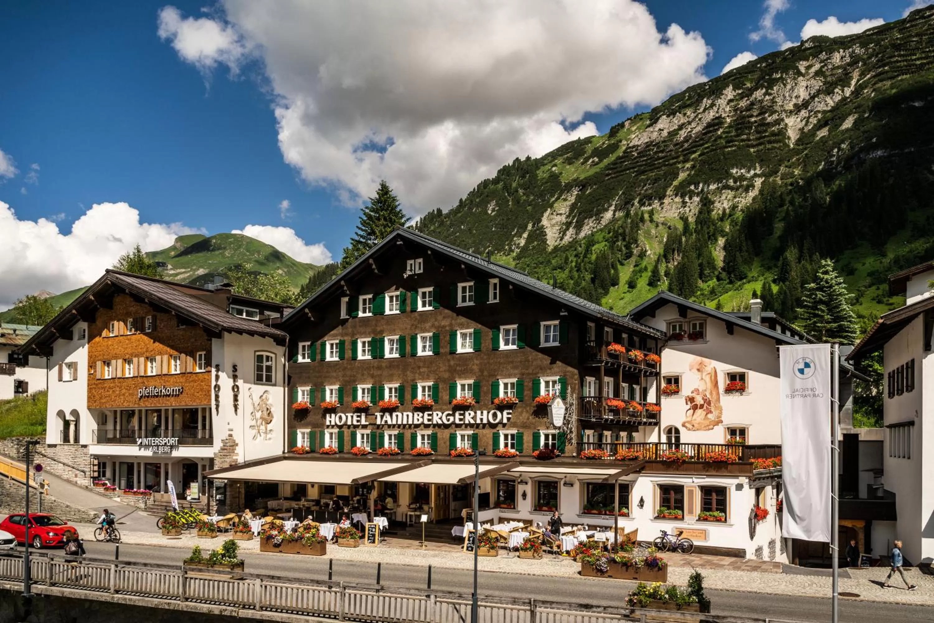 Property building in Hotel Tannbergerhof im Zentrum von Lech