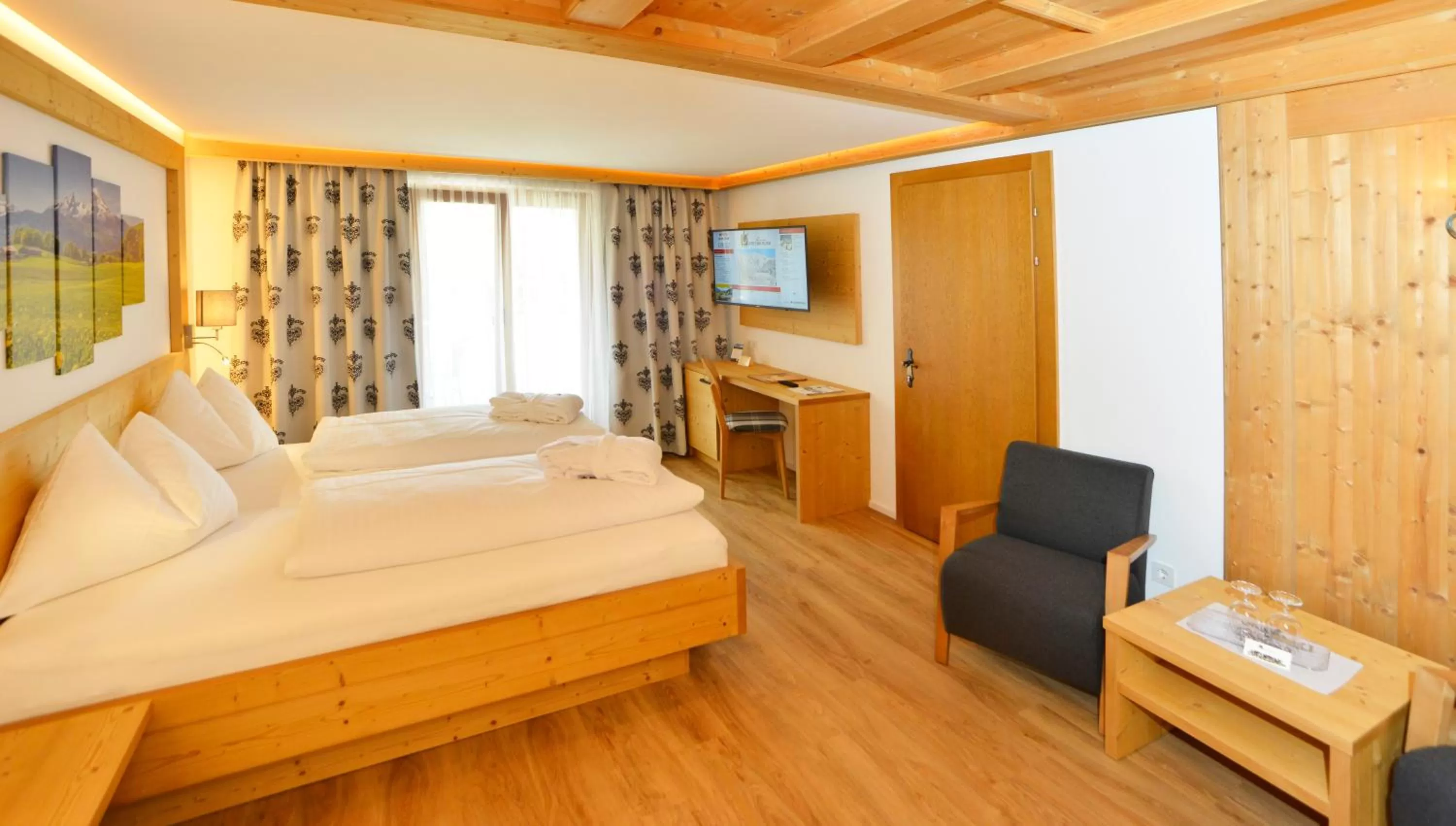 Photo of the whole room, Bed in Hotel Residenz Hochland