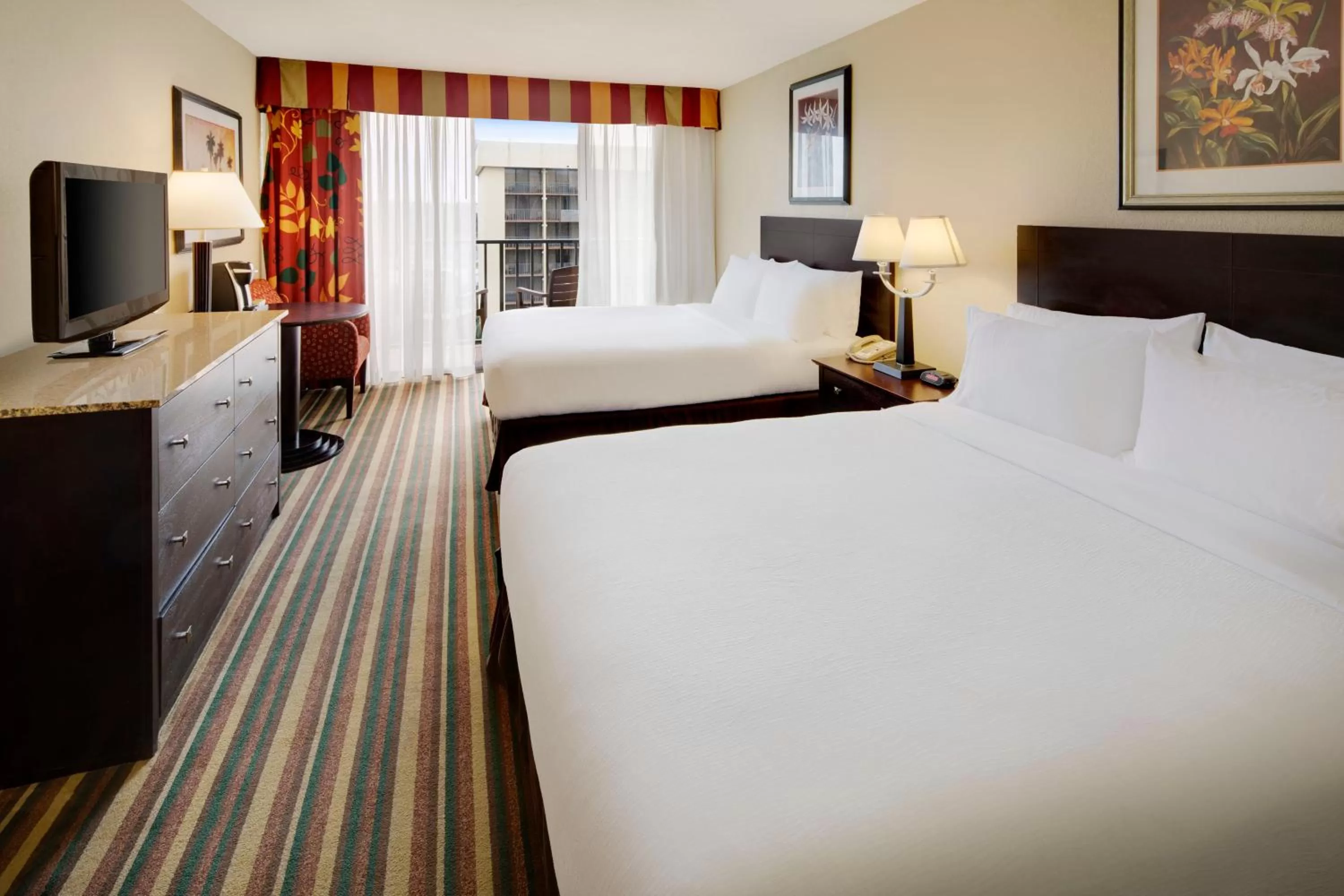 Photo of the whole room, Bed in Holiday Inn & Suites Orlando SW - Celebration Area by IHG