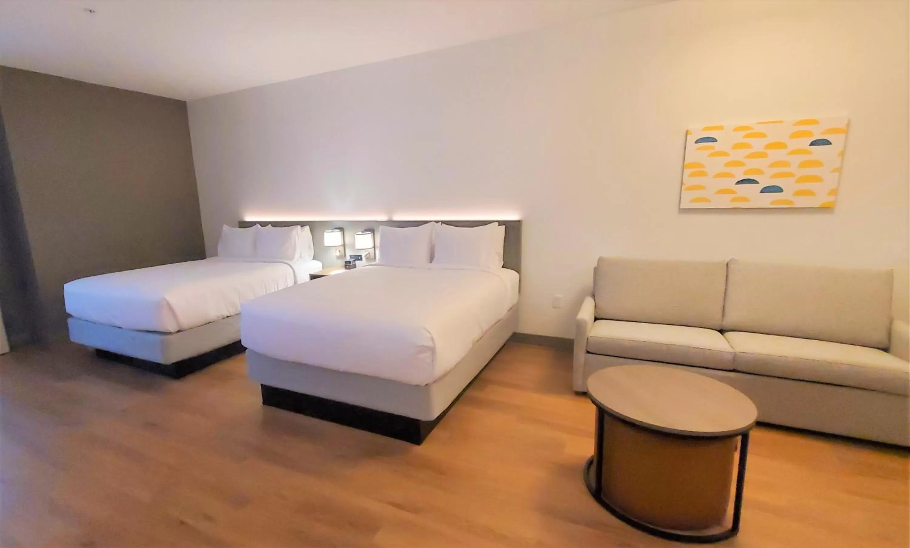 Photo of the whole room, Bed in Comfort Inn & Suites Panama City Beach - Pier Park Area