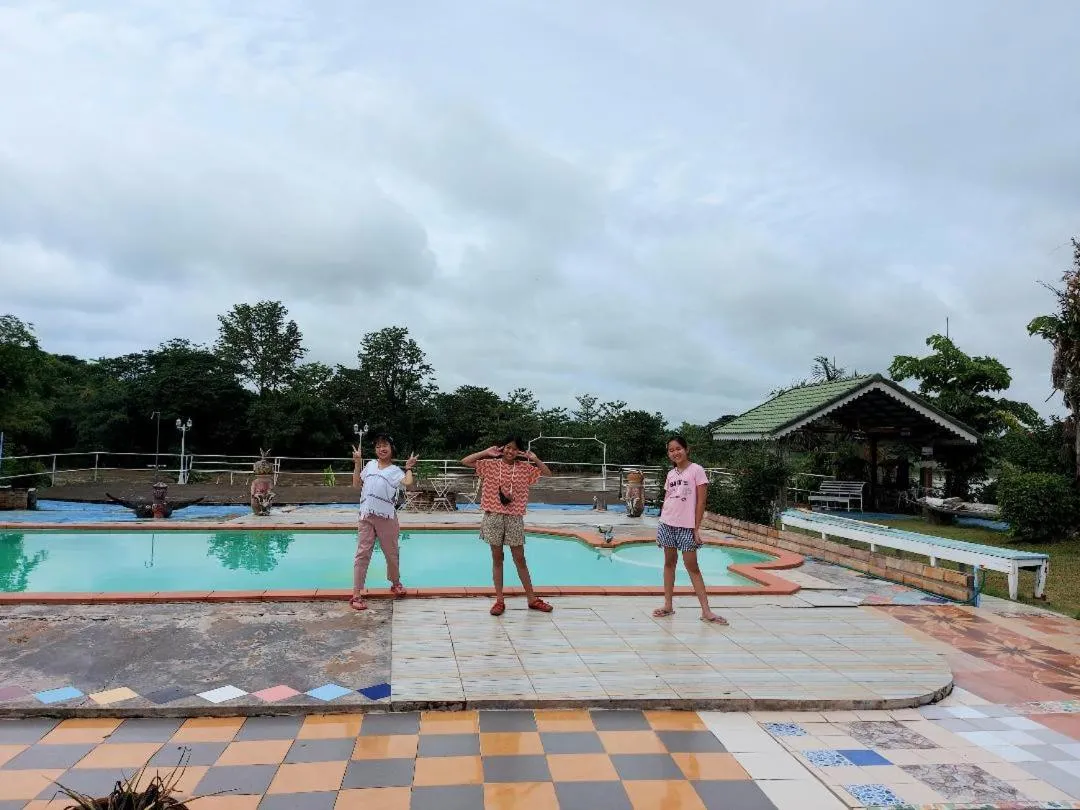 Scenic Riverside Resort