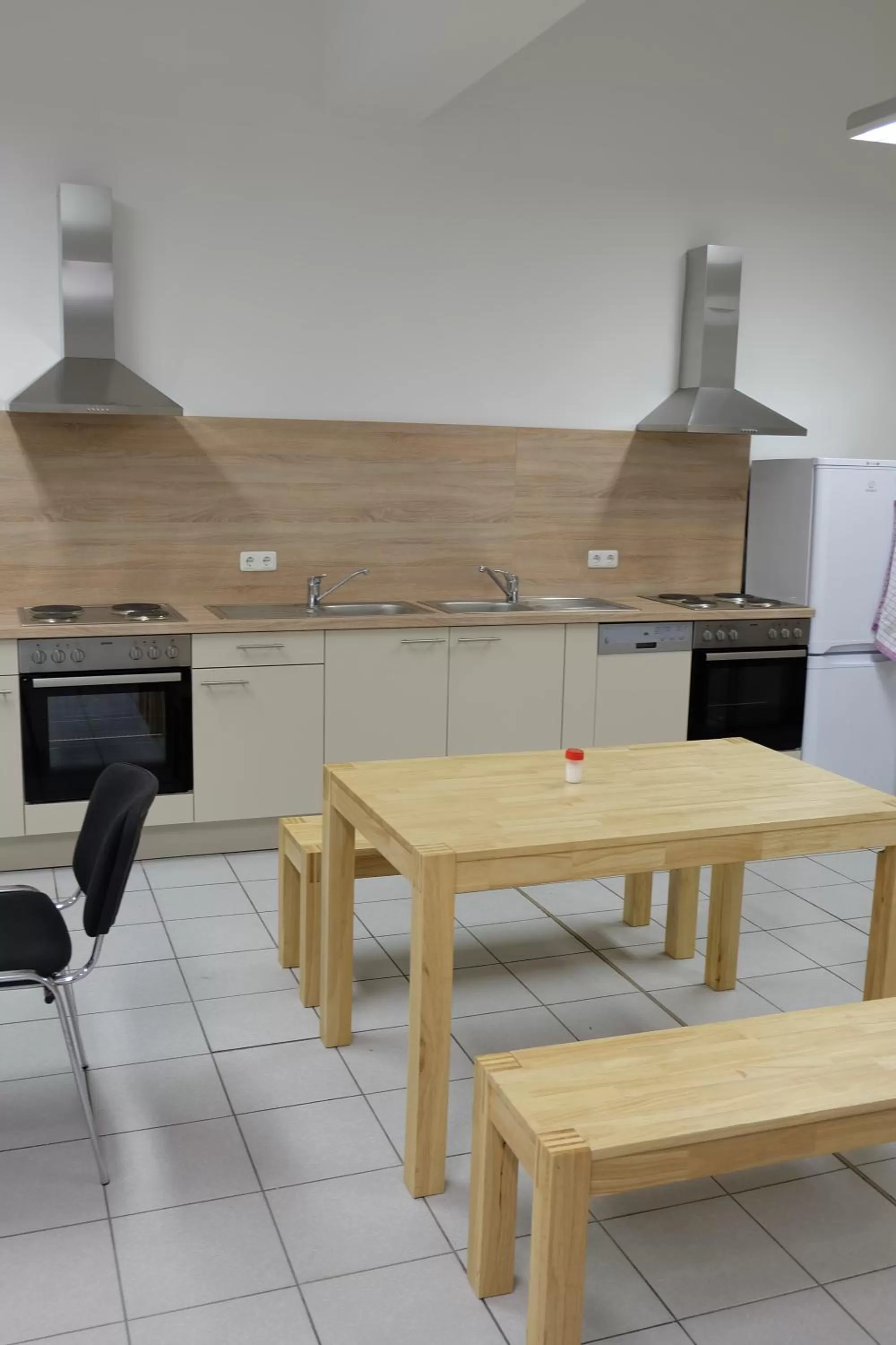 Communal lounge/ TV room in Montagehotel Bed & Steel