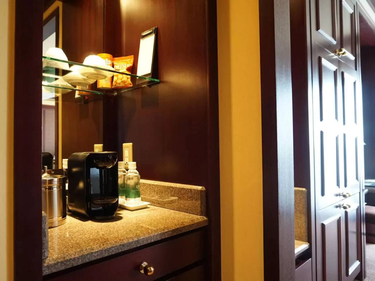 Coffee/tea facilities in Mito Plaza Hotel