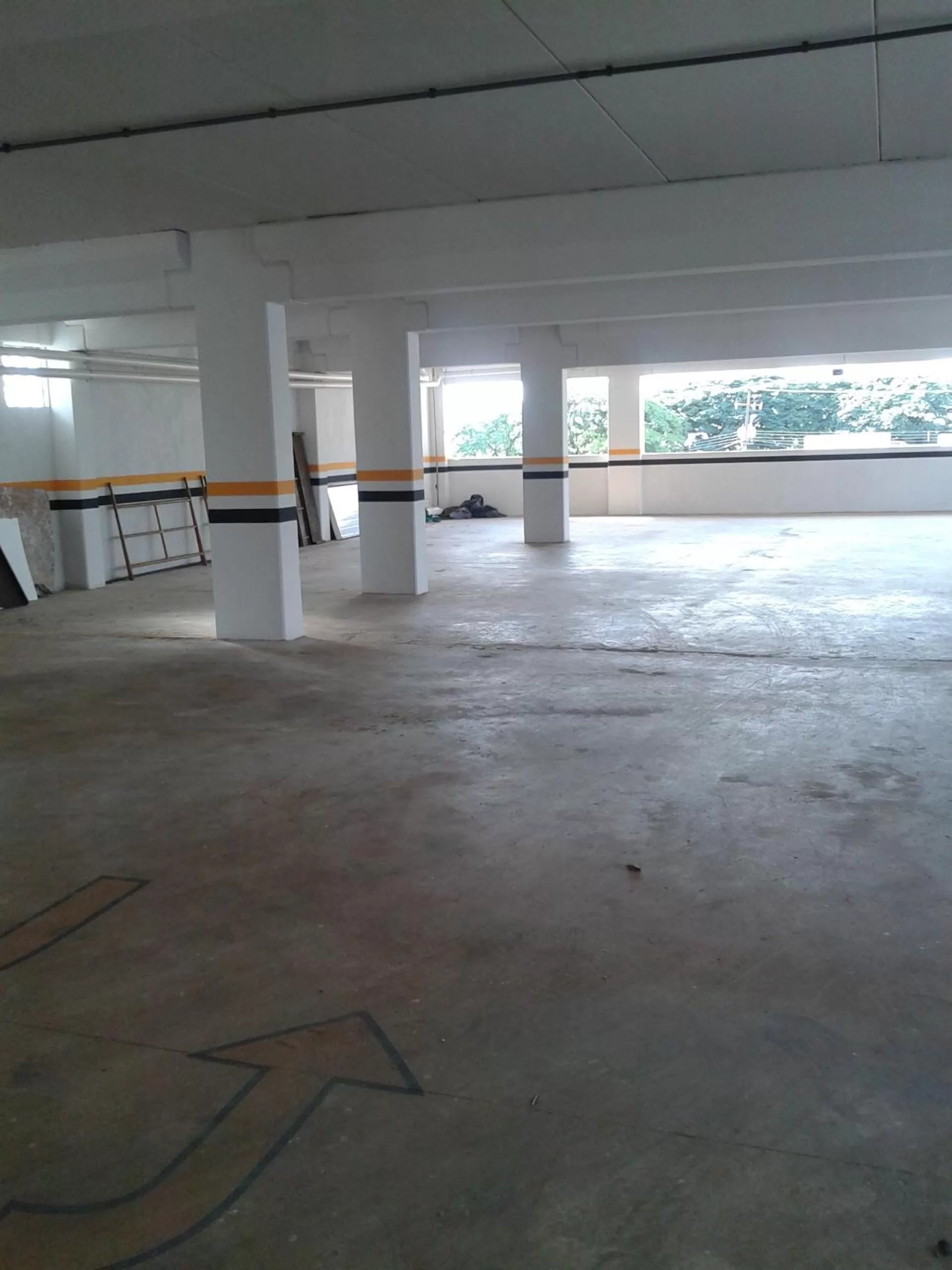 Parking in Hotel Maestro Villa Do Lago Toledo