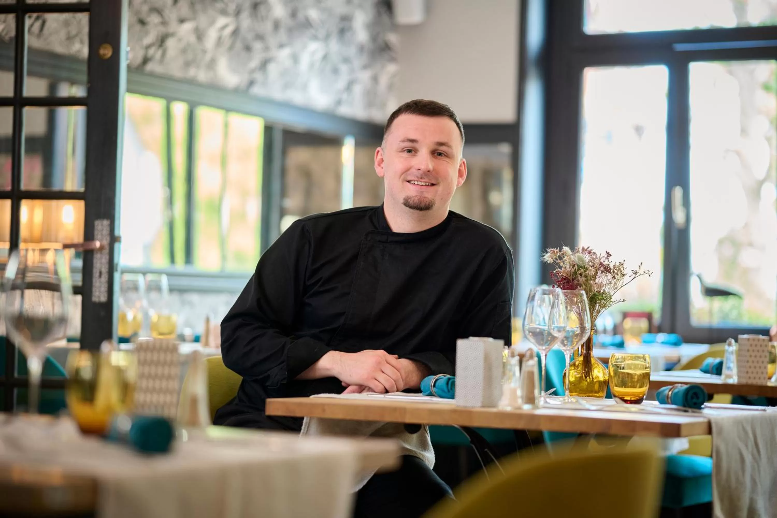 People in The Originals Boutique, Hôtel La Colonne de Bronze, Saint-Valéry-sur-Somme