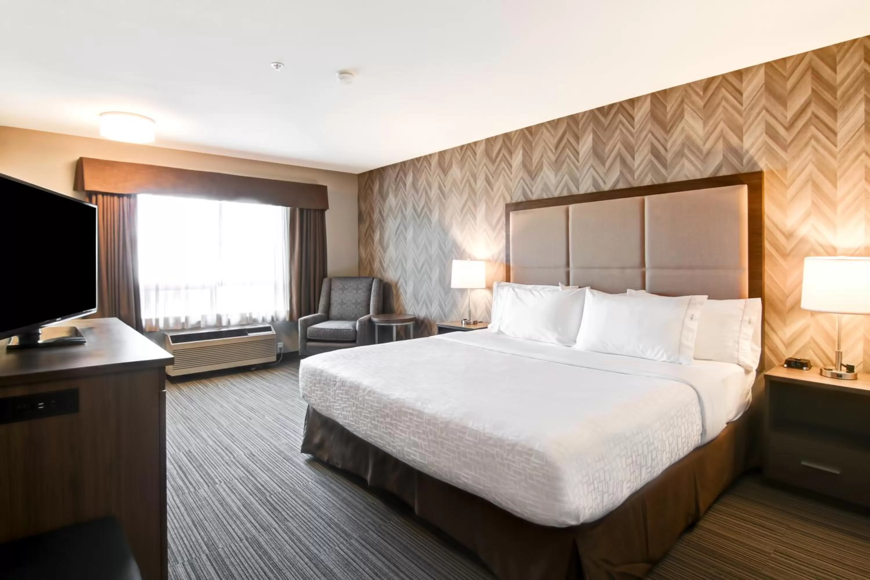 Bedroom, Bed in Canalta Brooks