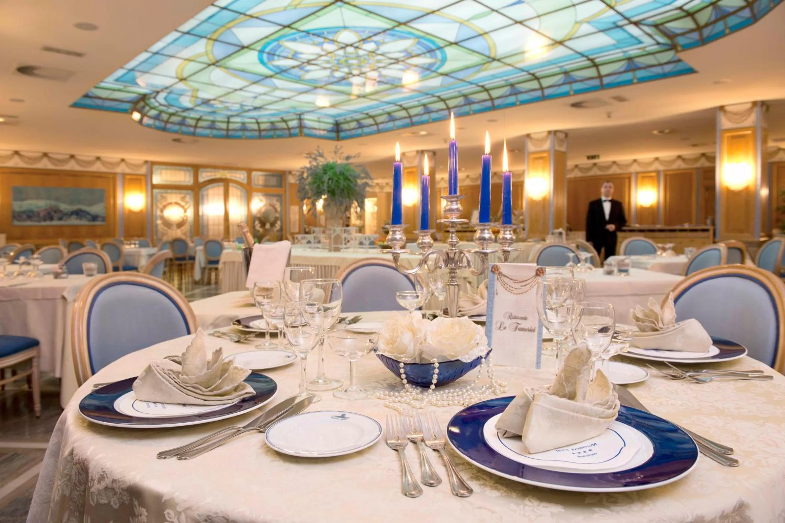 Restaurant/places to eat in Hotel Promenade