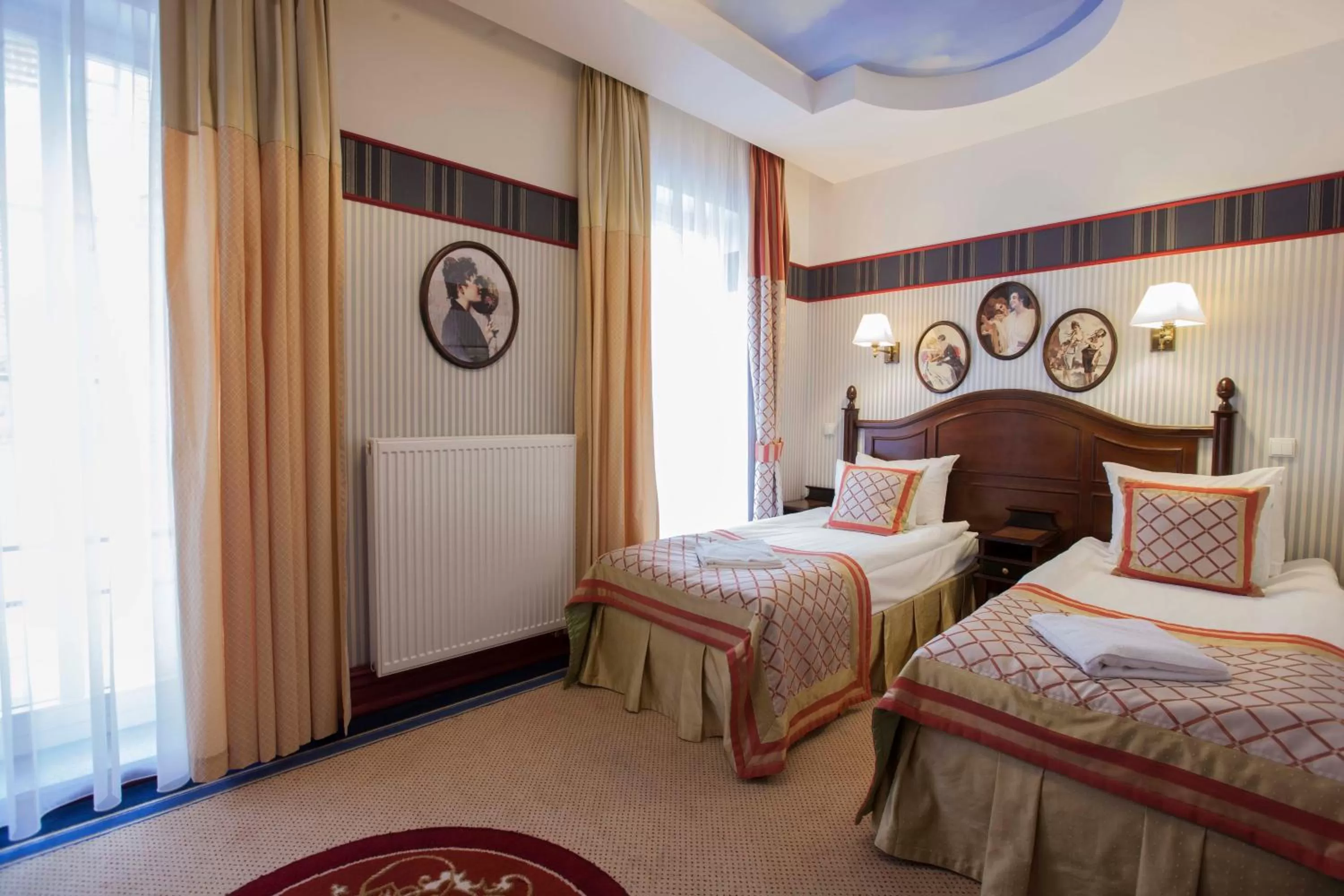 Photo of the whole room, Bed in Hotel St. Bruno