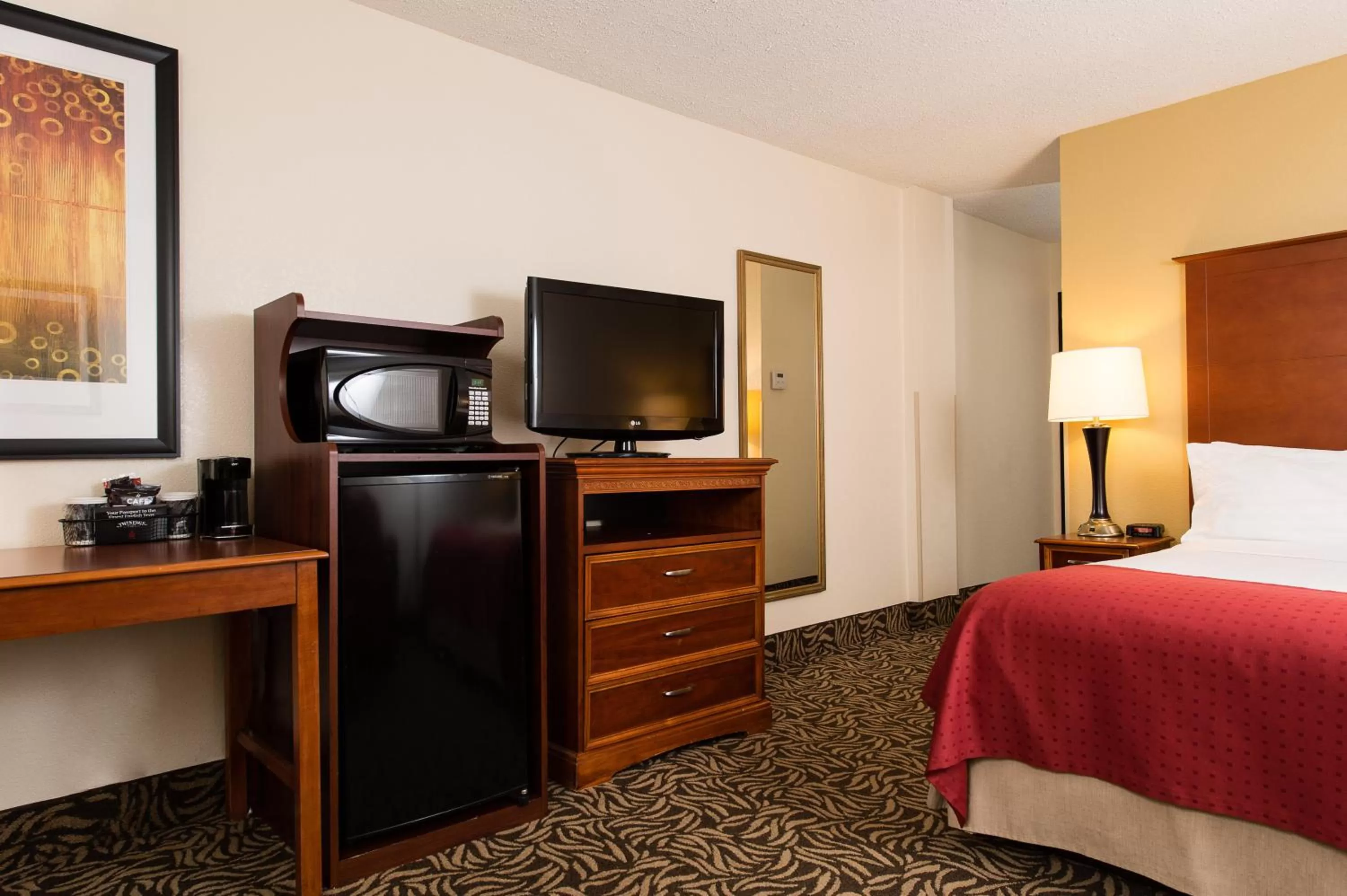 King Room with Bath Tub - Hearing Accessible/Non-Smoking in Doubletree By Hilton Wilmington, Nc