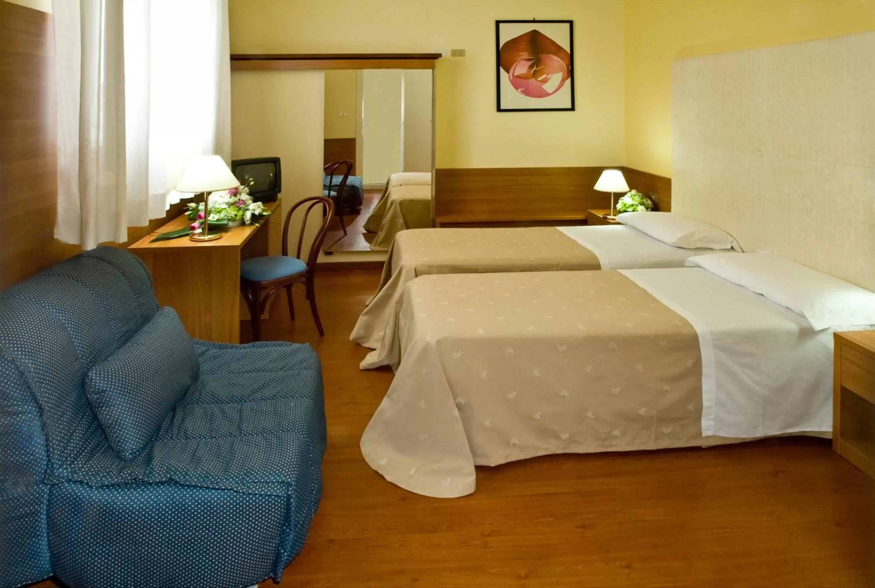 Triple Room - single occupancy in Hotel Centrale Byron Triple Room - single occupancy in Hotel Centrale Byron