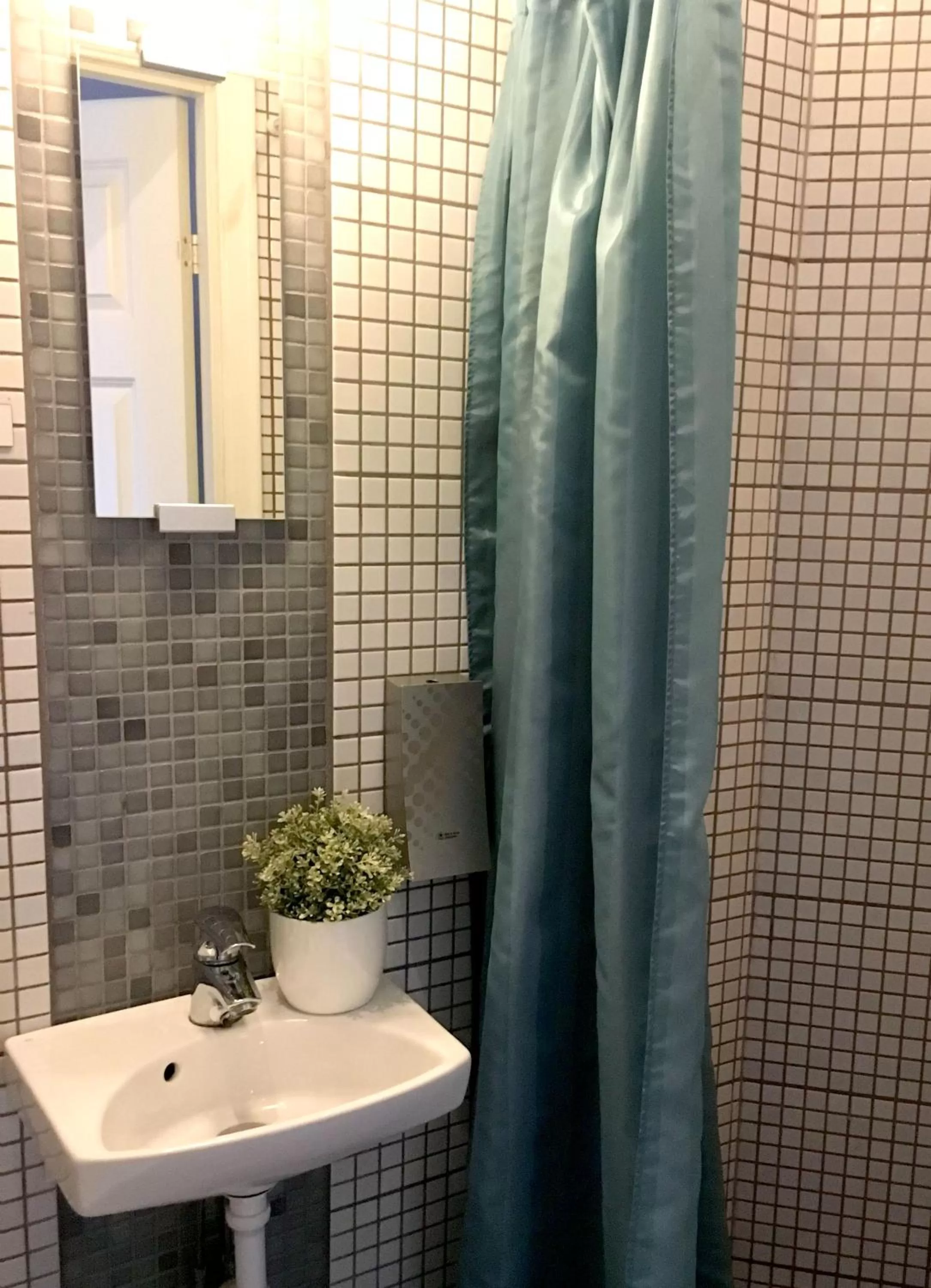 Bathroom in Hotell Kungsängstorg