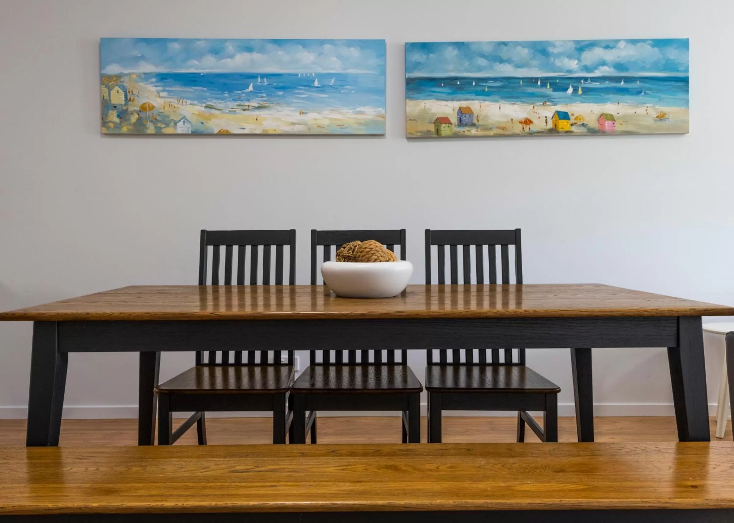 Decorative detail in Pacific Marina Apartments