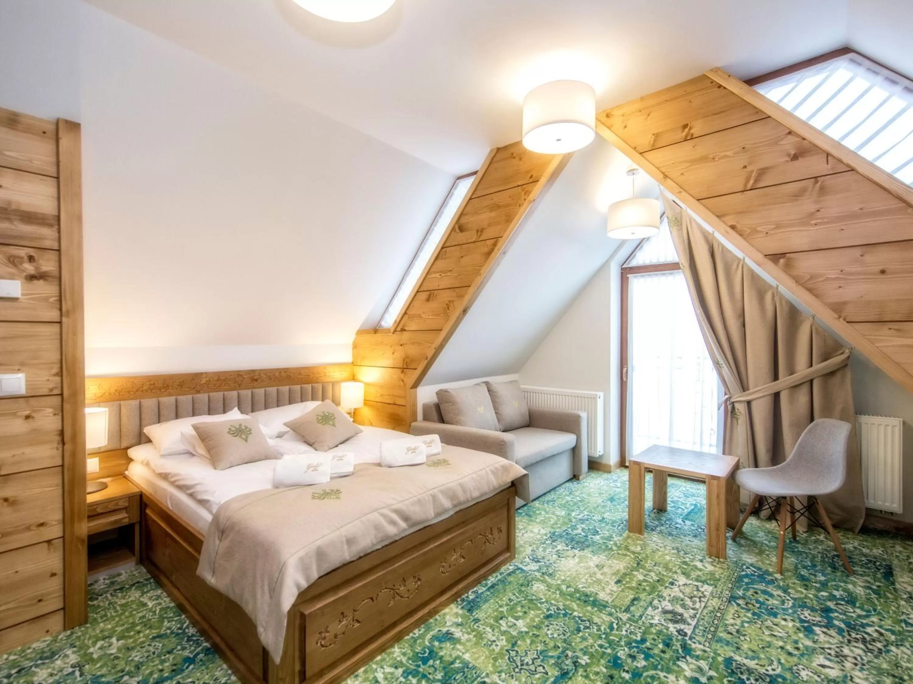 Photo of the whole room, Bed in Gold Hotel