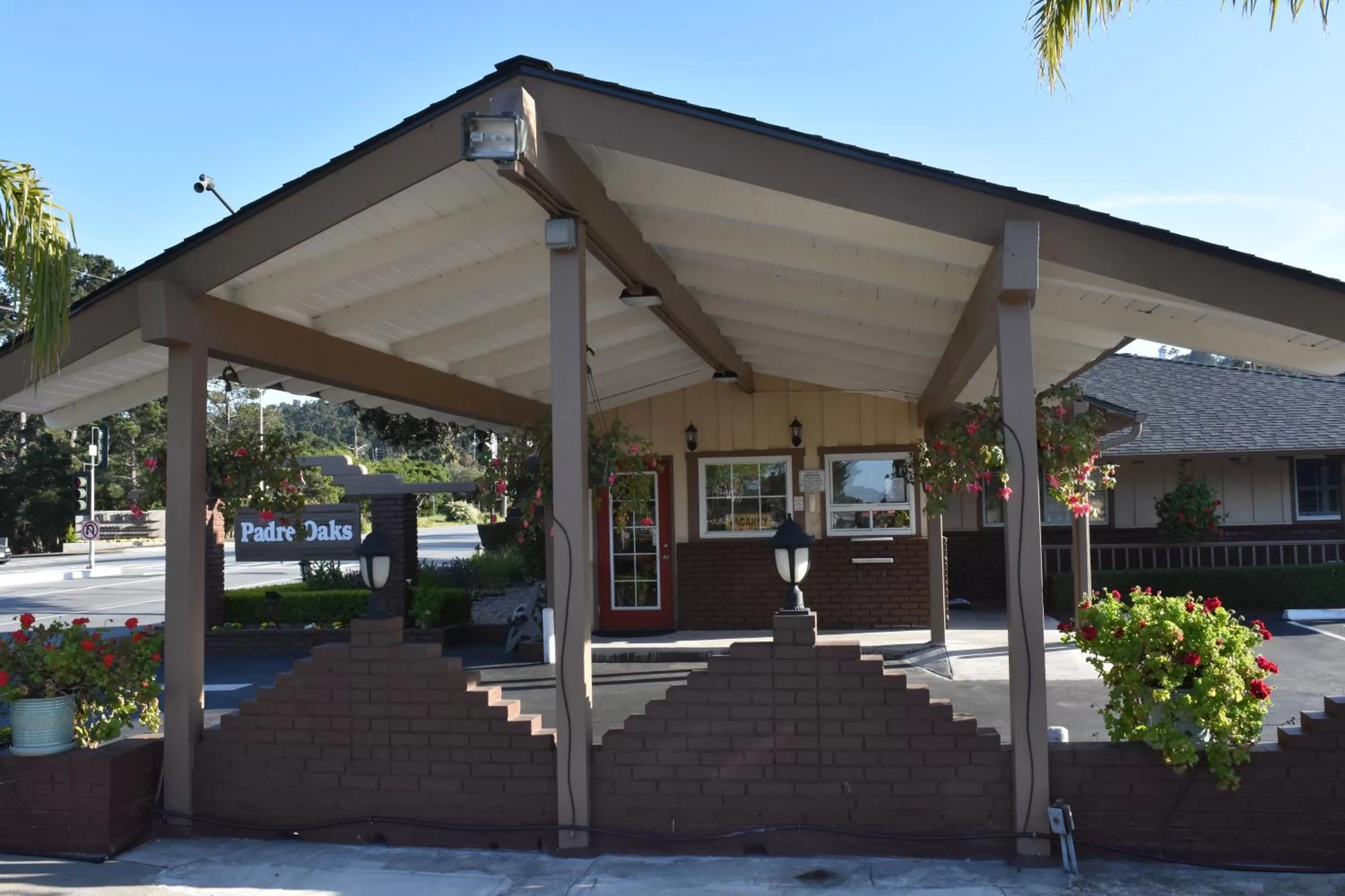 Facade/entrance in Padre Oaks