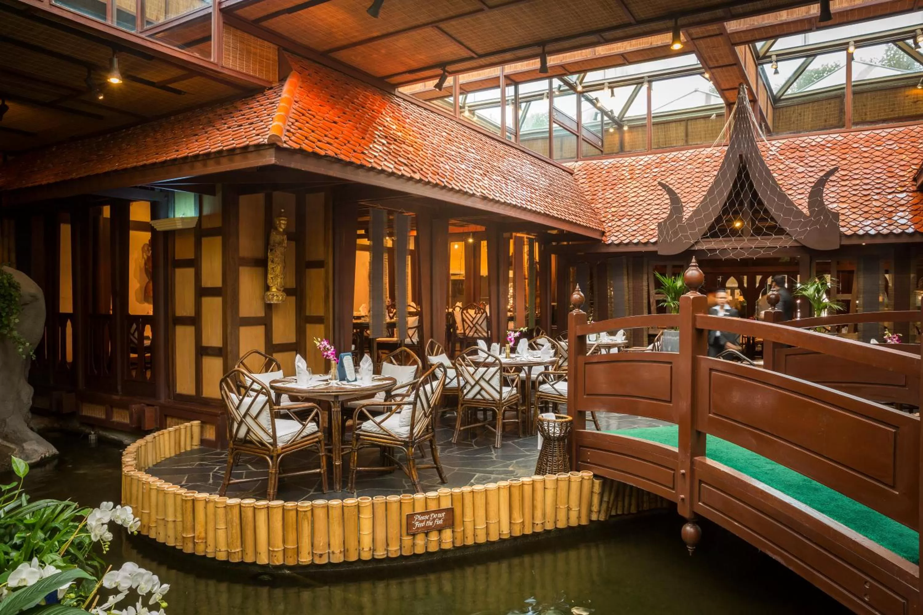 Restaurant/places to eat in Mövenpick Grand Al Bustan