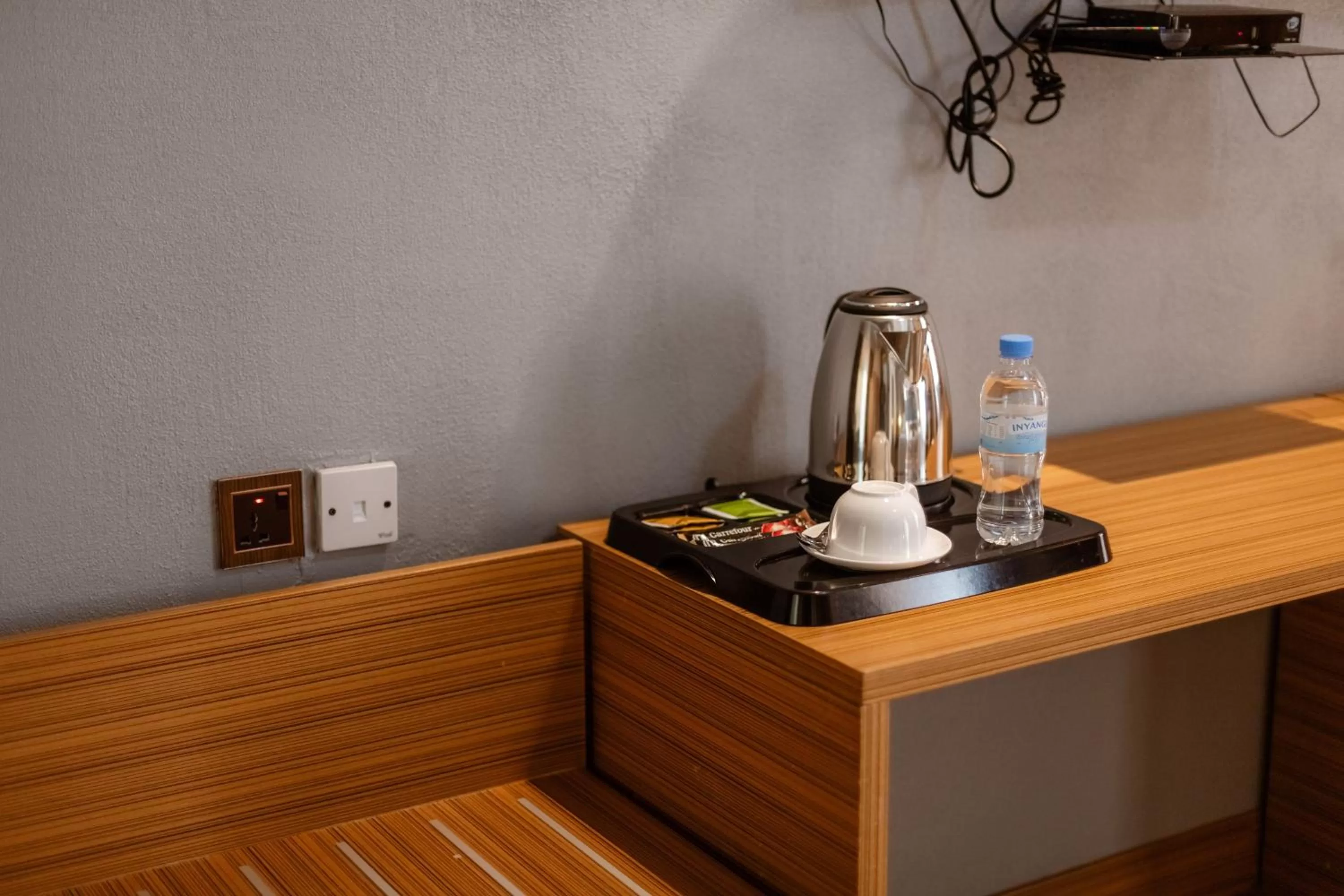 Coffee/tea facilities in Ndaru Luxury Suites