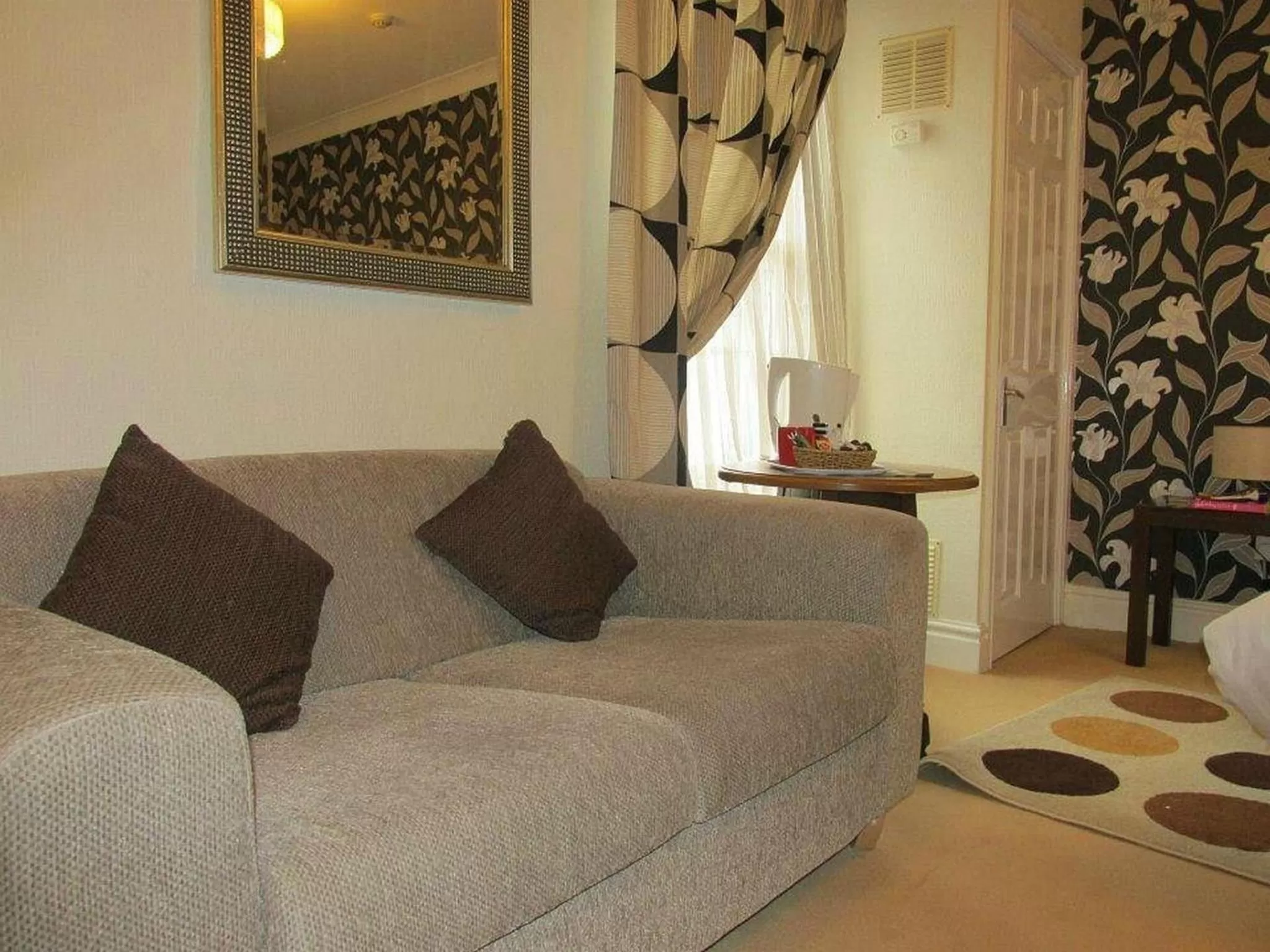 Living room, Seating Area in Red Lion Coaching Inn