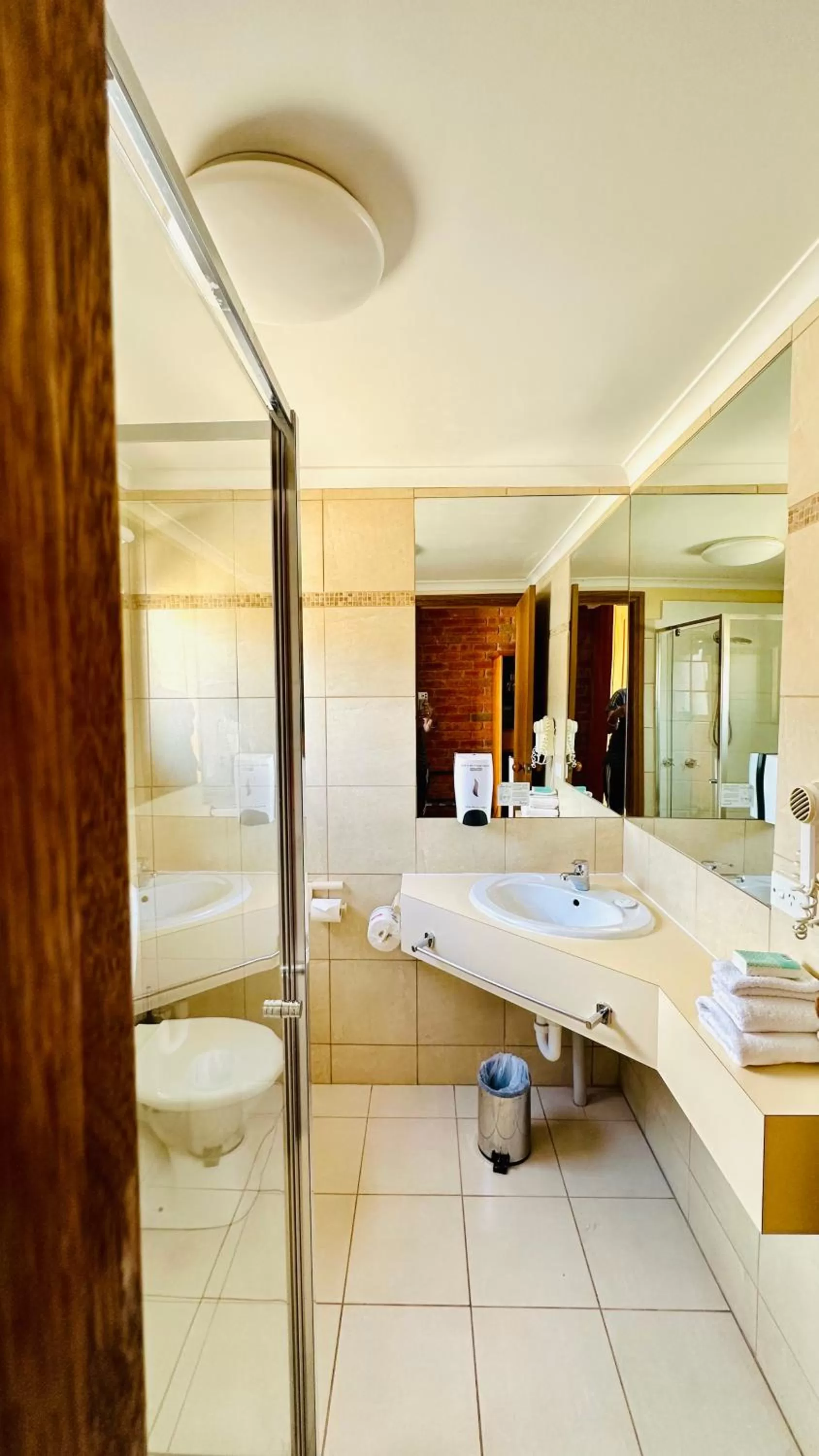 Early Australian Motor Inn