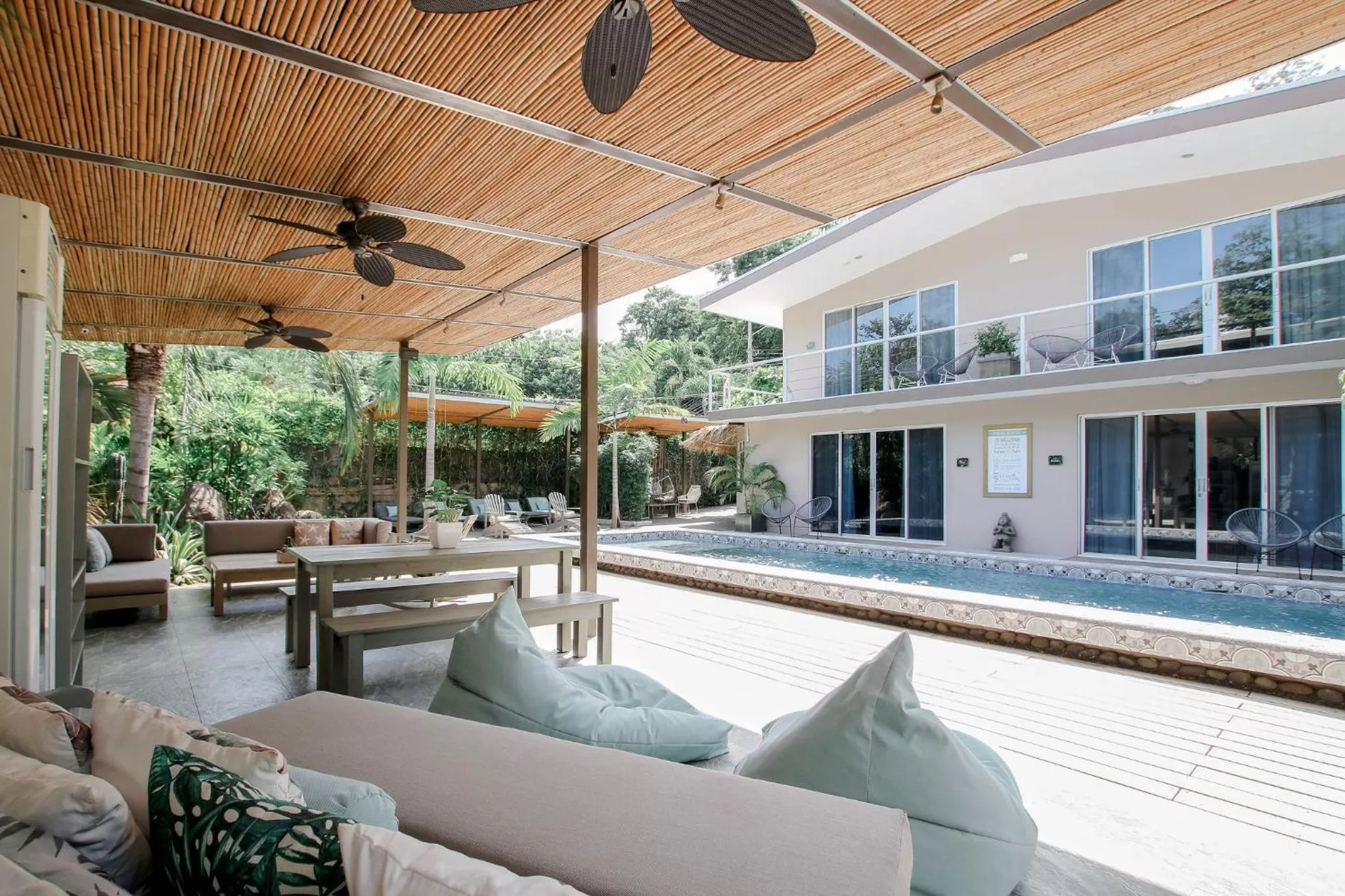 Communal lounge/ TV room in Tamarindo Bay Boutique Hotel, Apartments & Suites