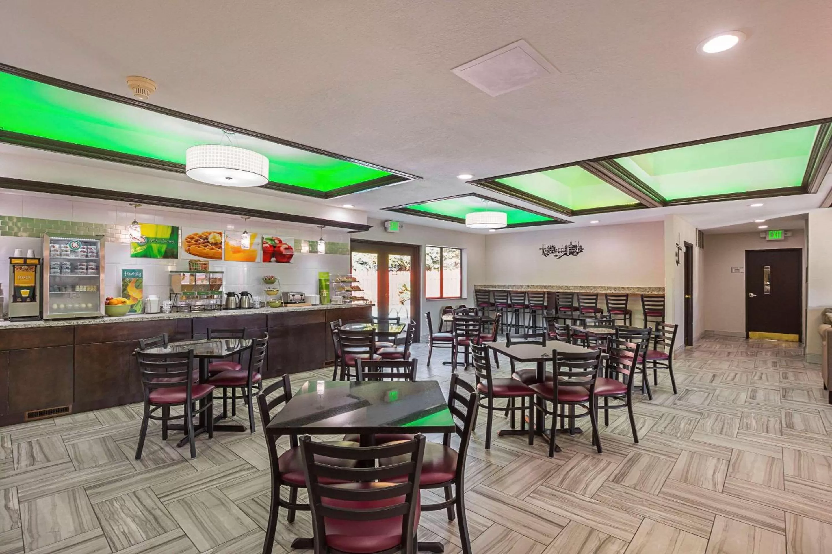 Restaurant/places to eat in Quality Inn & Suites Holland