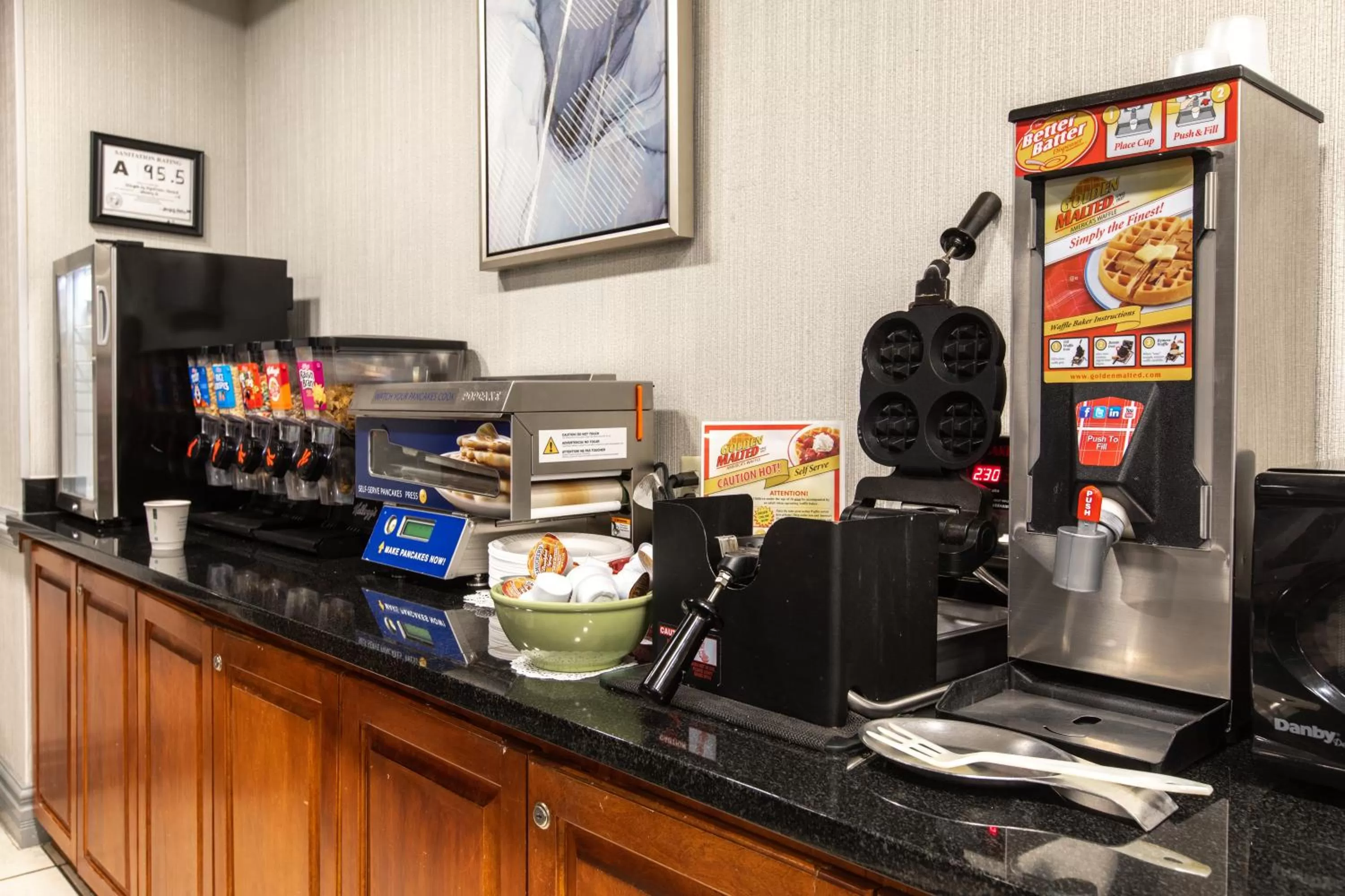 Breakfast in Wingate by Wyndham Charlotte Concord Mills/Speedway