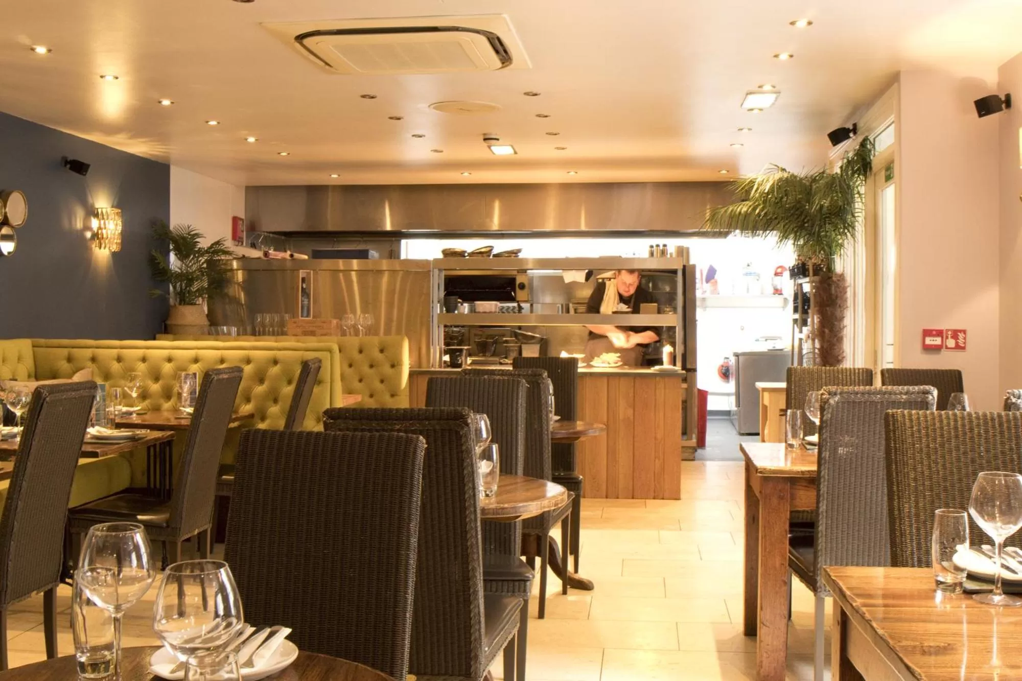 Restaurant/places to eat in Plato's