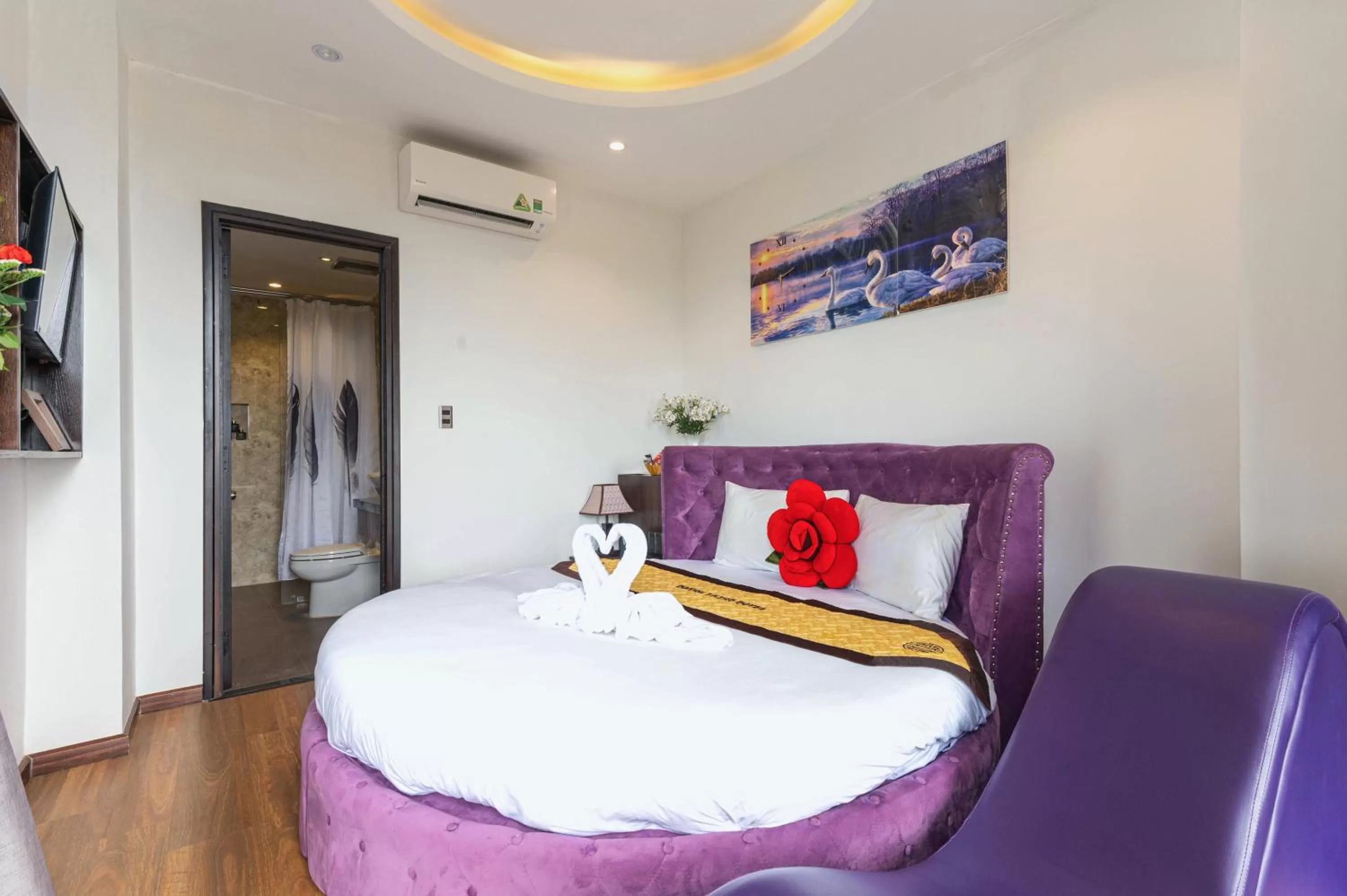 Bedroom in Hoang Trinh Hotel