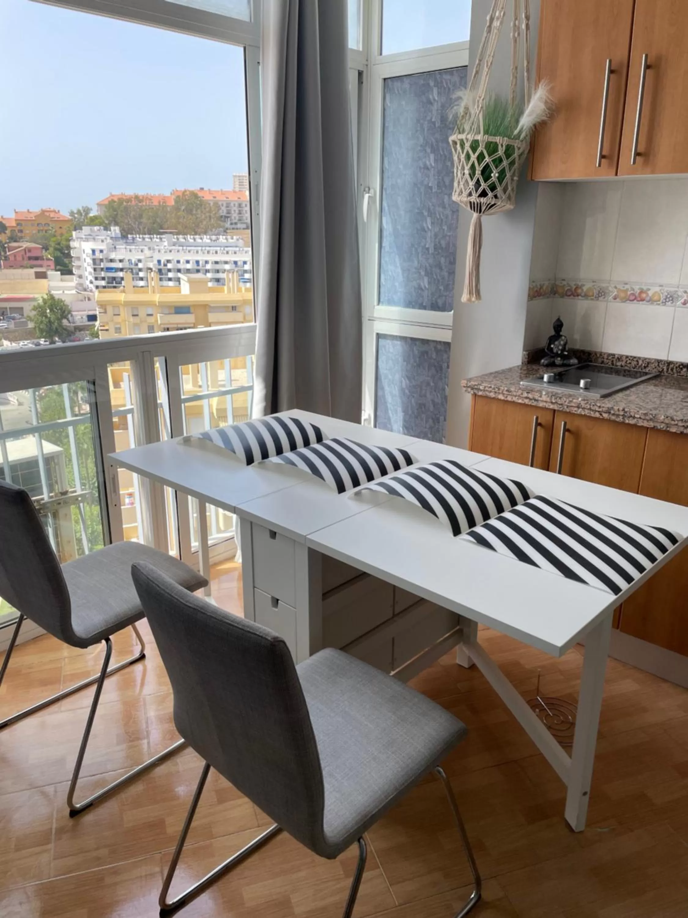 Benalmadena ,apartamento-Estudio primera Línea de Playa
