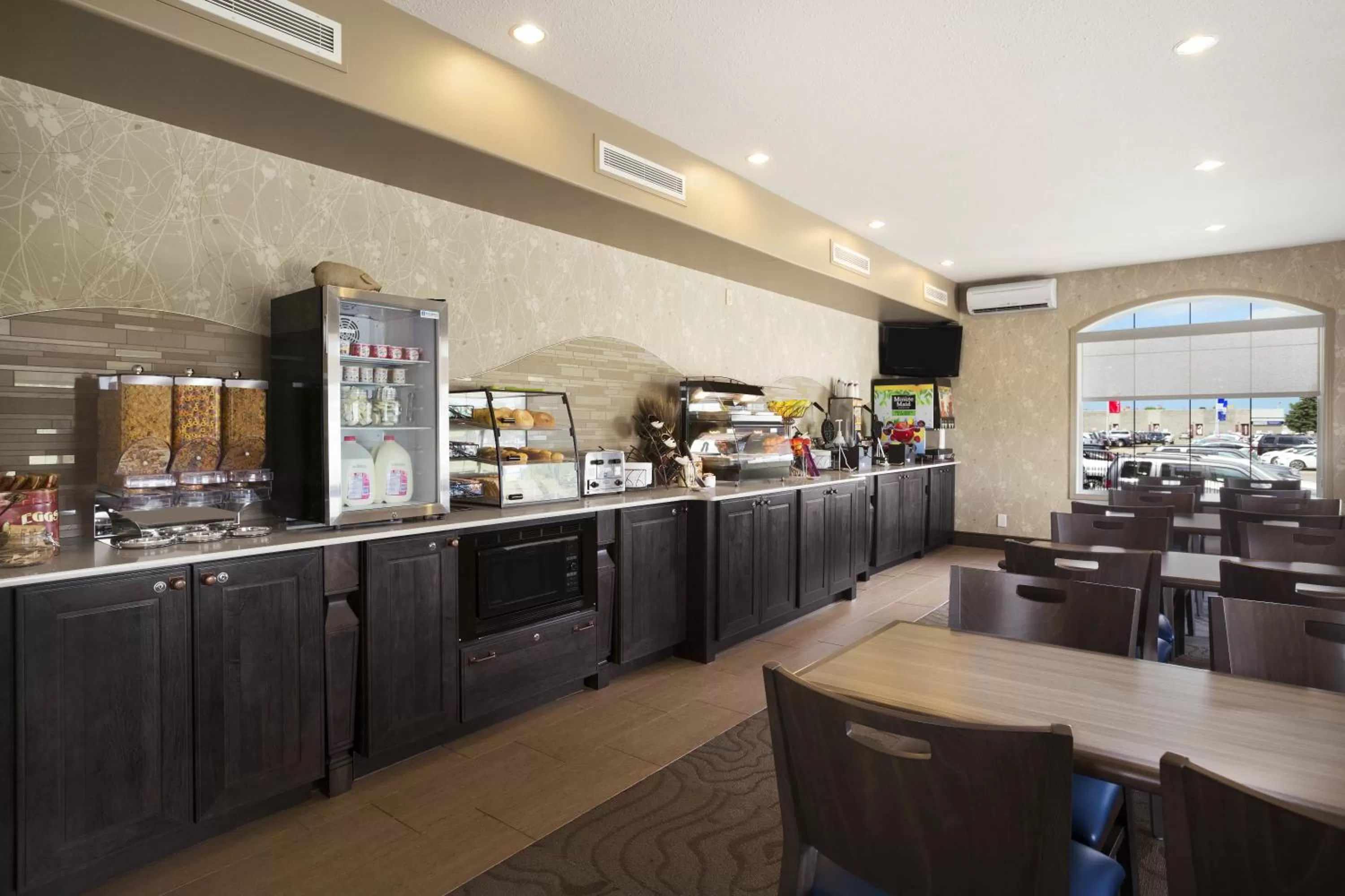 Food in Days Inn & Suites by Wyndham Brandon