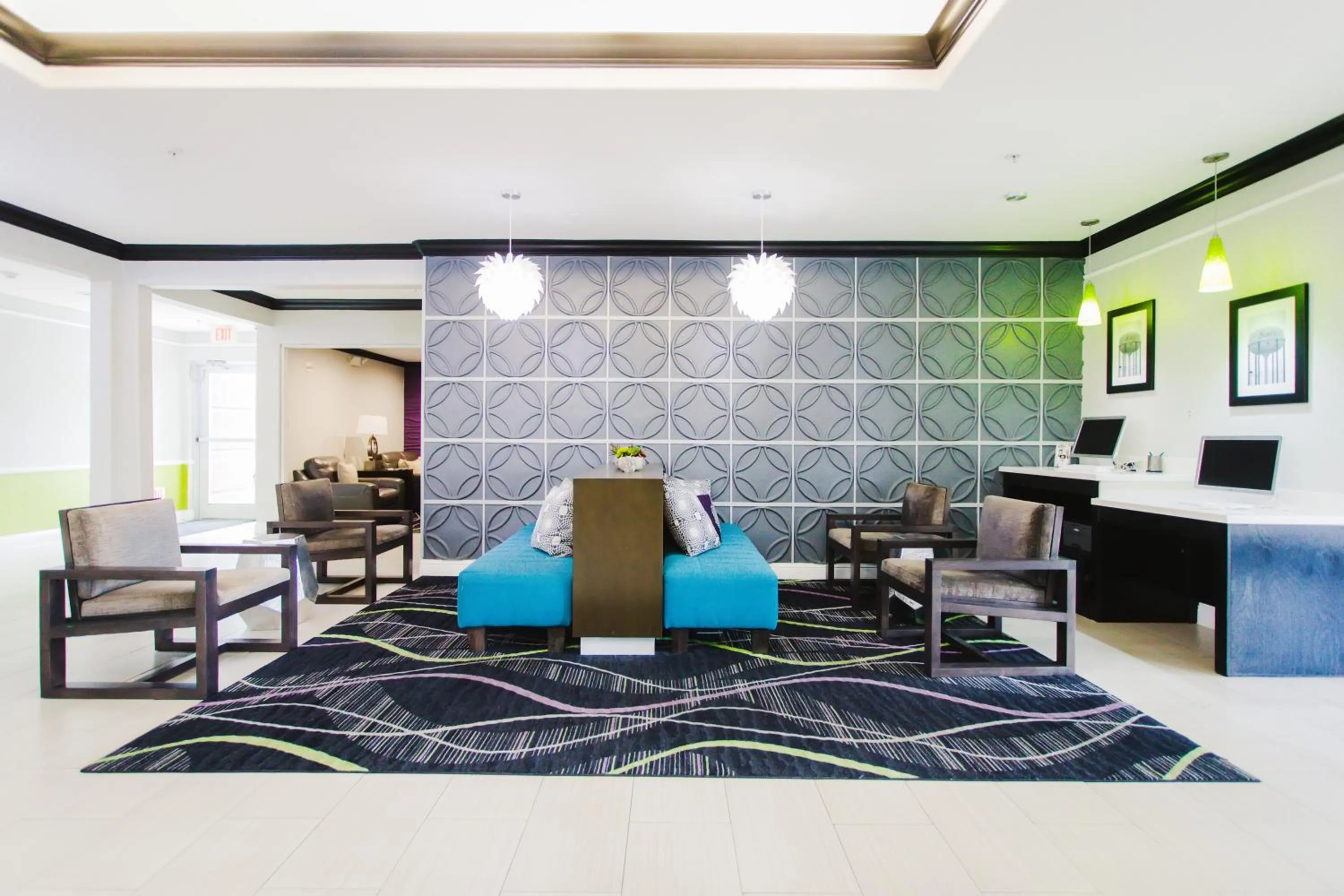 Lobby or reception in Palacio Royale Inn Signature Katy