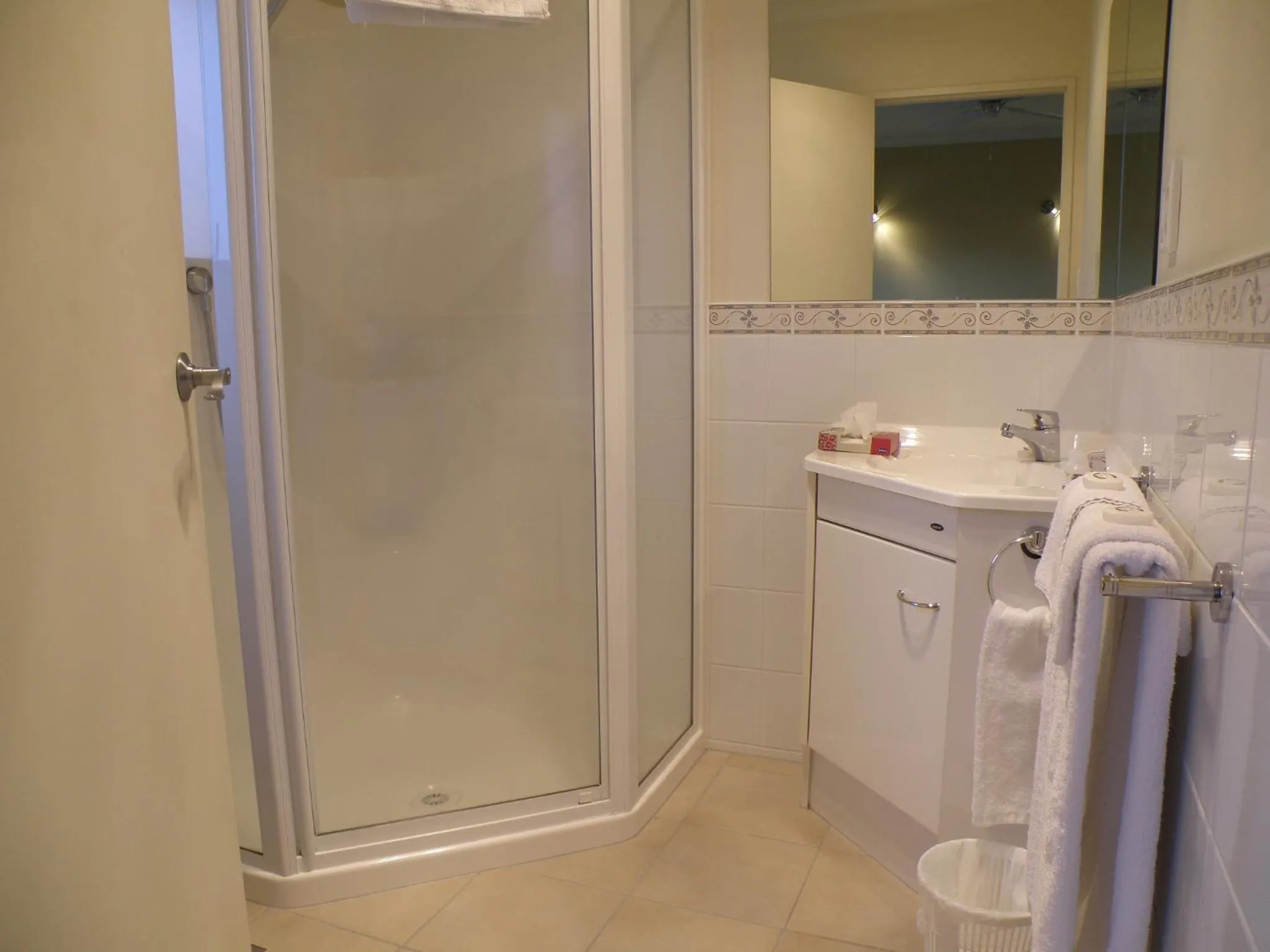 Bathroom in Stadium Motel